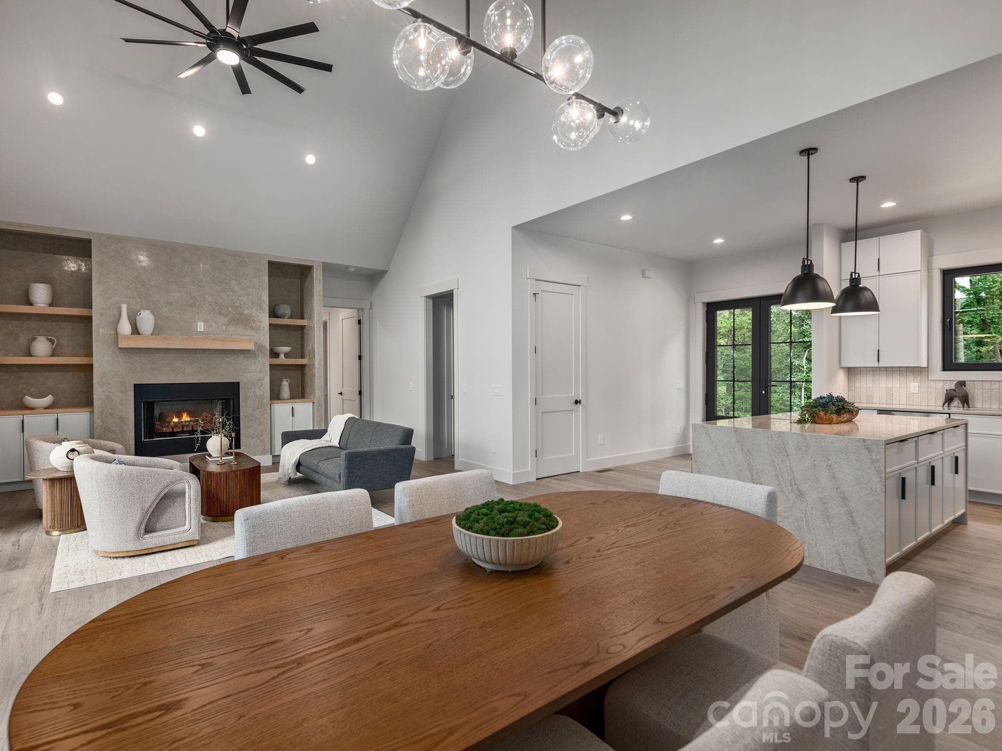 Single Family Residence at Hendersonville, photo 8 of 31