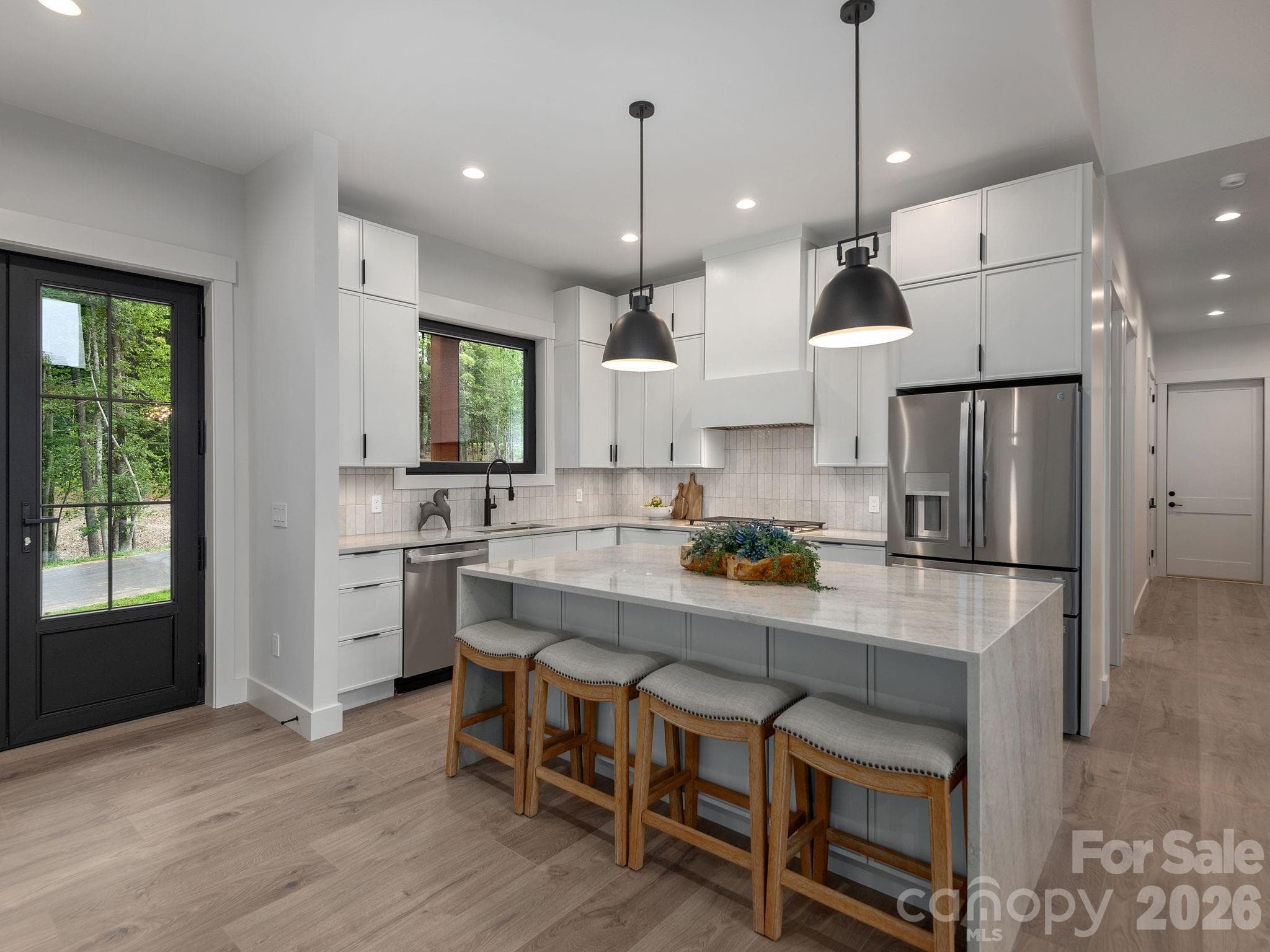 Single Family Residence at Hendersonville, photo 9 of 31