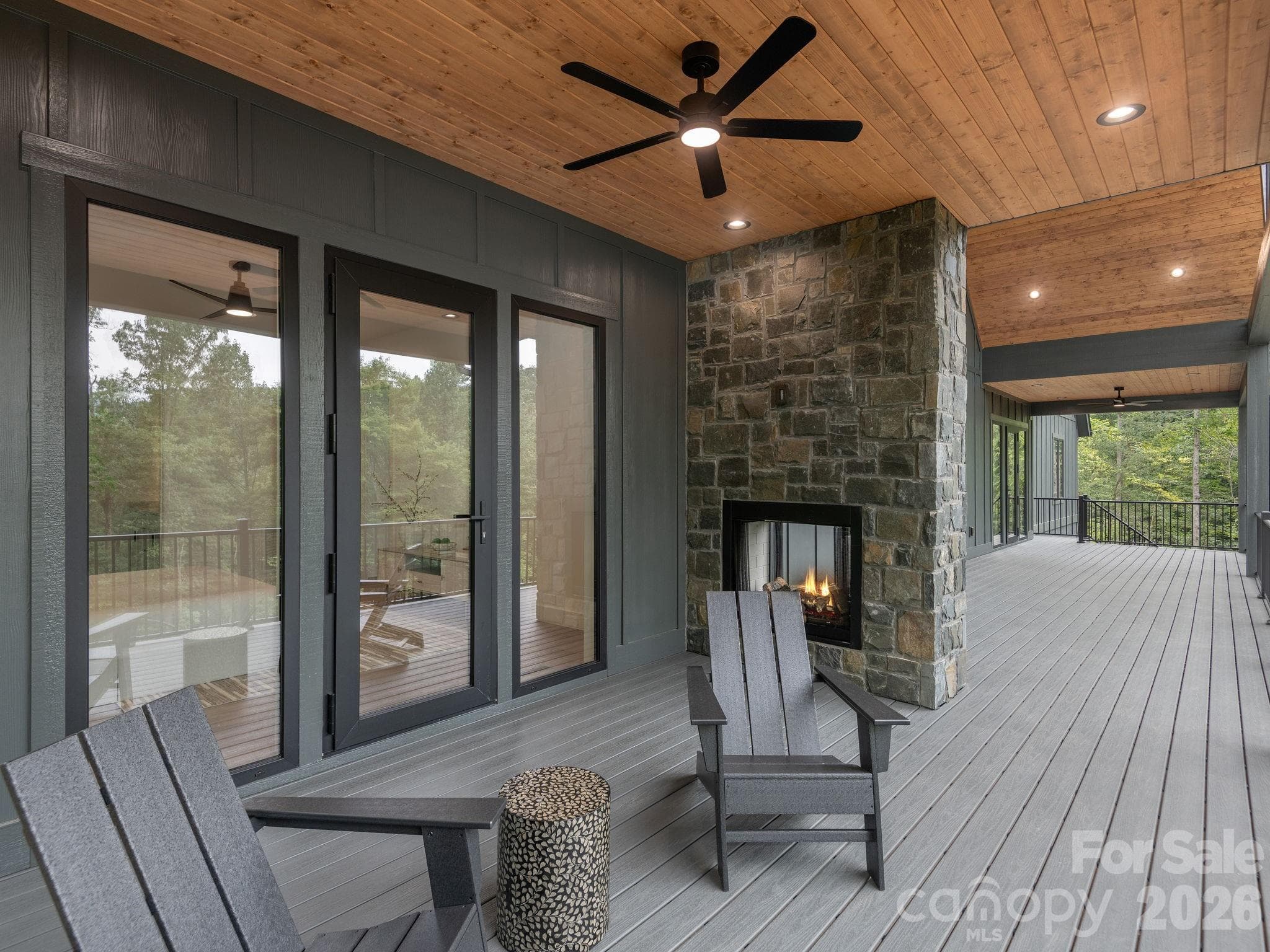 Single Family Residence at Hendersonville, photo 14 of 31