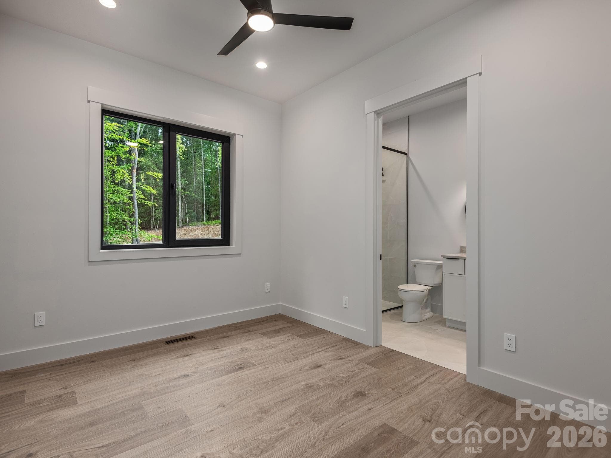 Single Family Residence at Hendersonville, photo 20 of 31