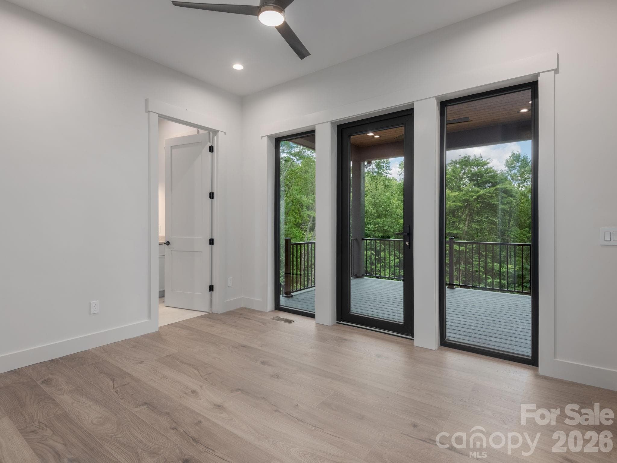 Single Family Residence at Hendersonville, photo 22 of 31