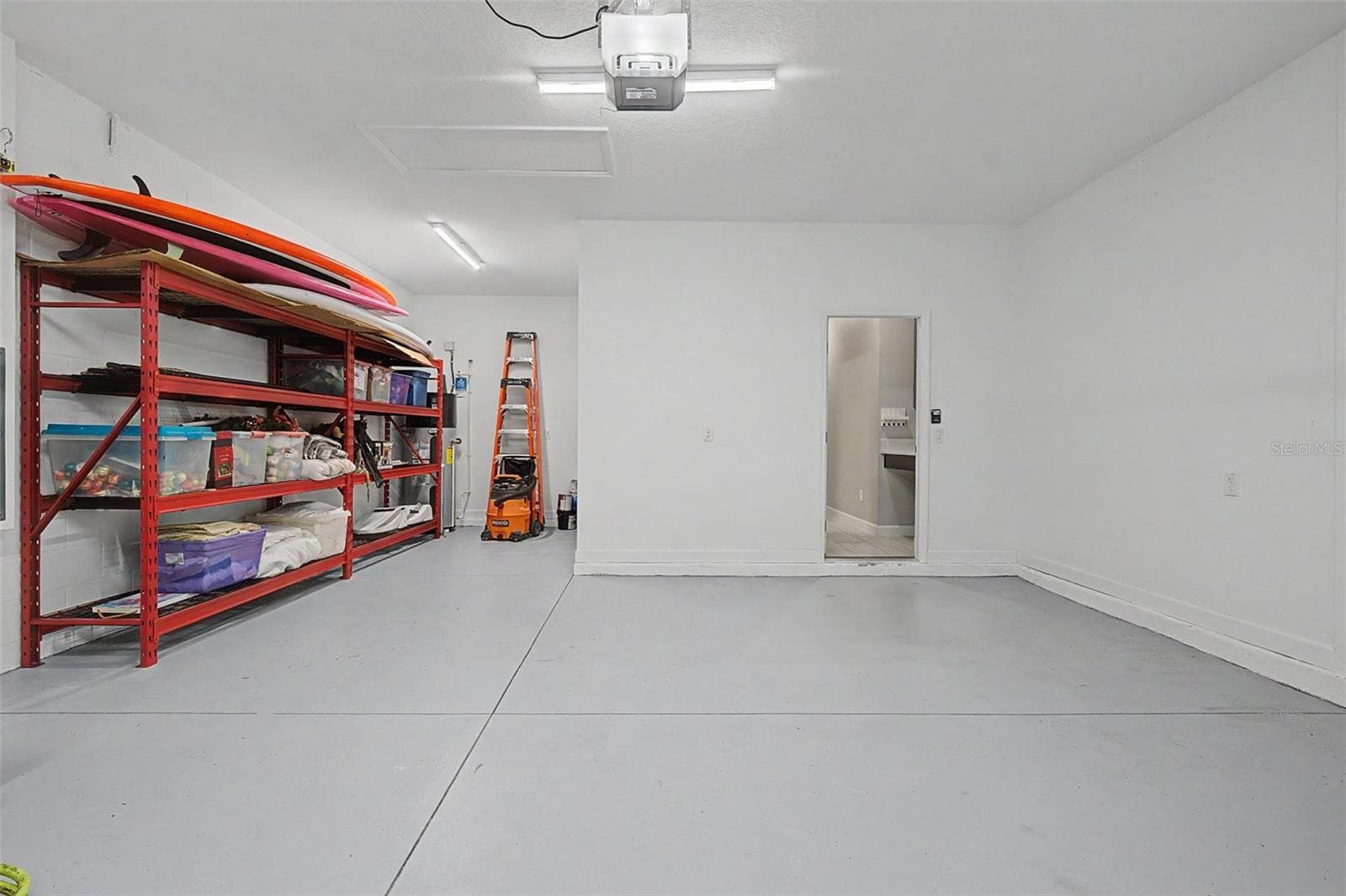 2 car Garage with extra storage space - 10460 GABLE DIG LOOP, SAN ANTONIO