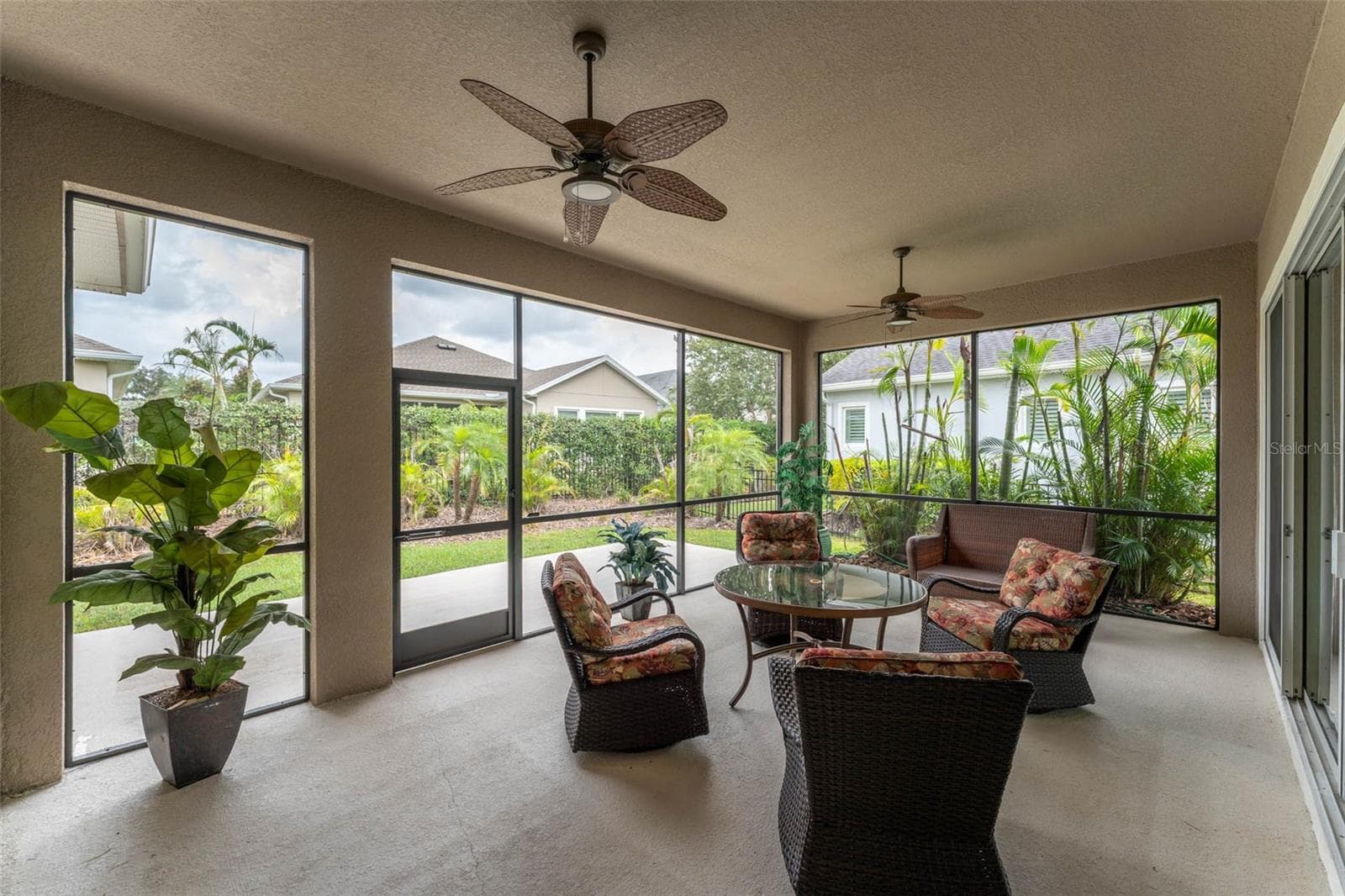 Spacious Covered Back Lanai Overlooking Private Fenced Backyard - 14008 SWALLOW HILL DR, LITHIA