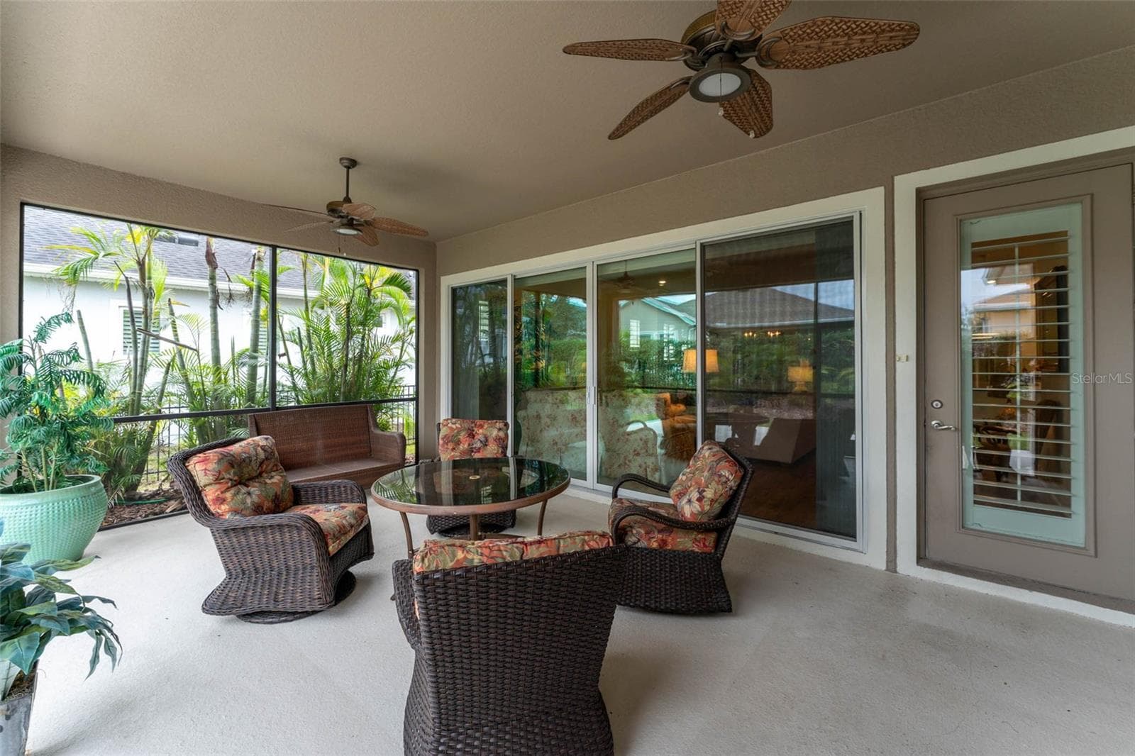 Spacious Covered Back Lanai Overlooking Private Fenced Backyard - 14008 SWALLOW HILL DR, LITHIA