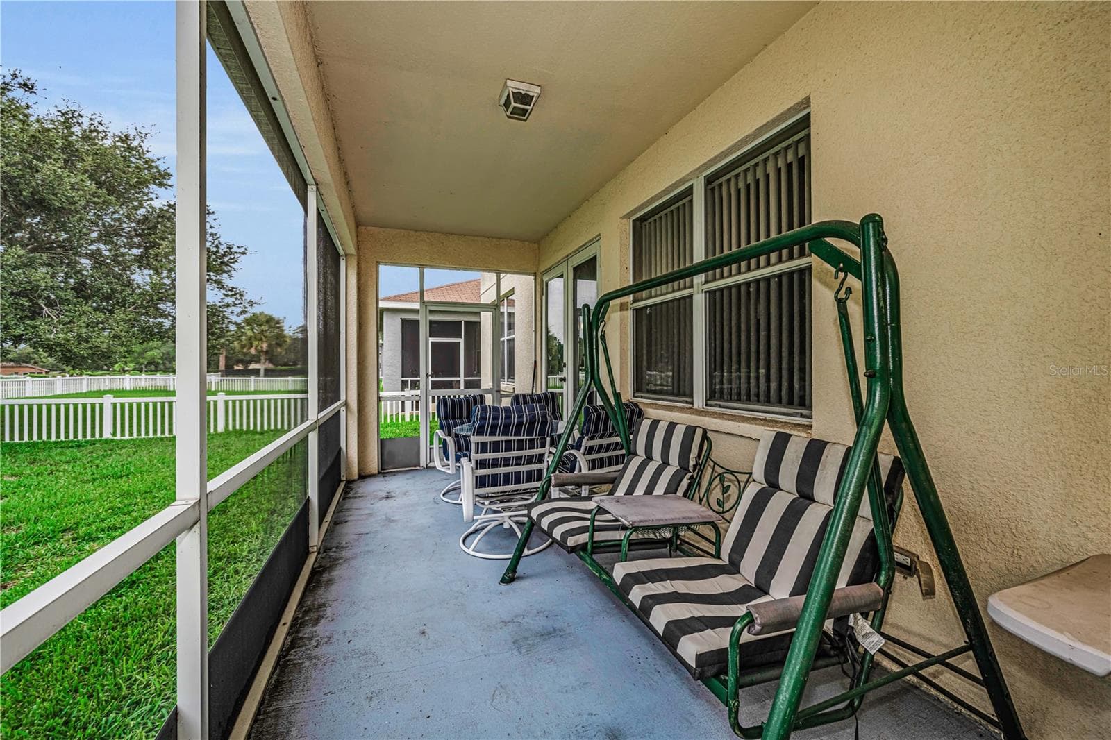 Single Family Residence at 11217 LAUREL BROOK CT, RIVERVIEW, photo 31 of 45