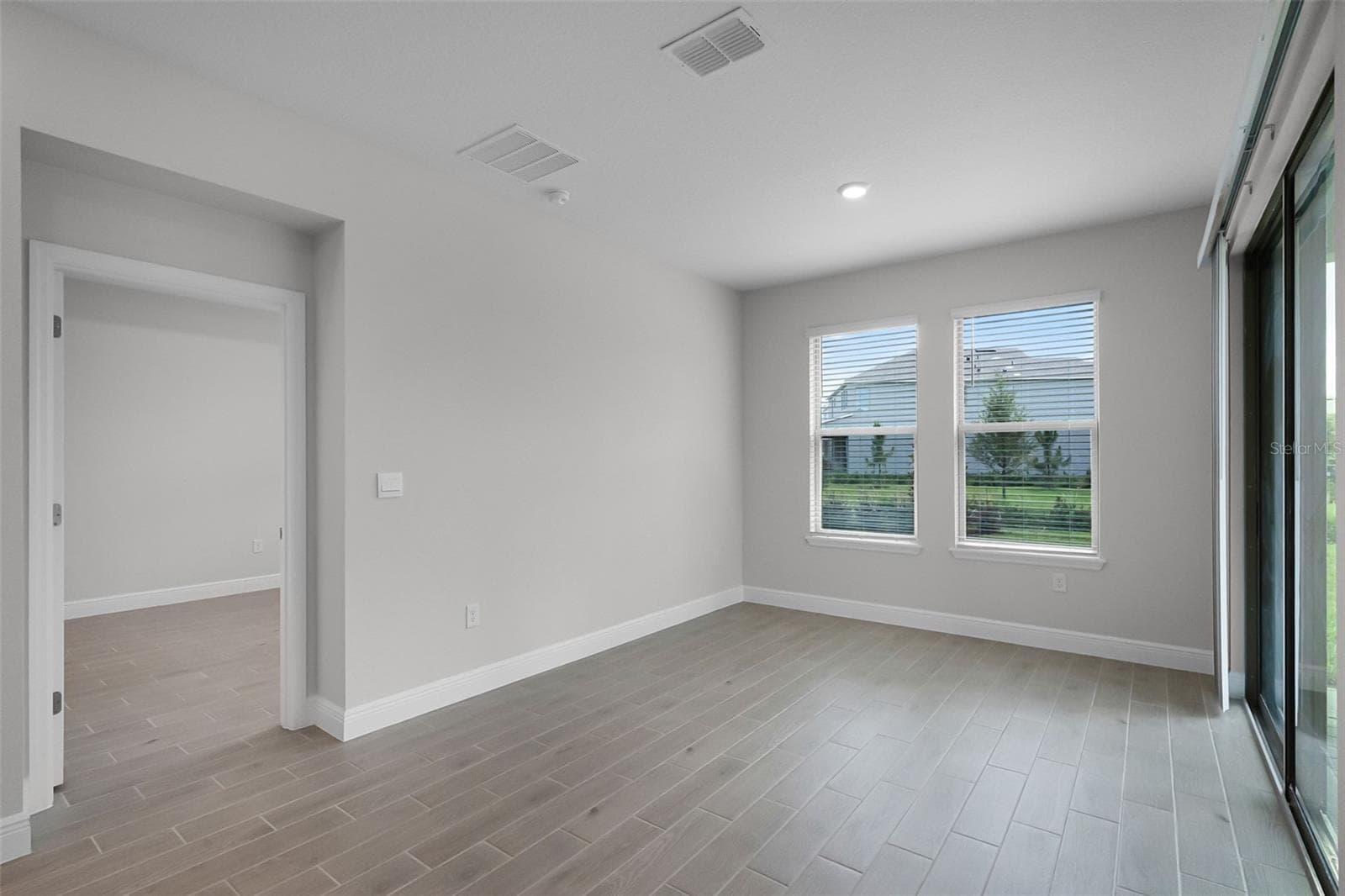 Single Family Residence at 11923 SHINE VIEW LN, WINTER GARDEN, photo 12 of 40