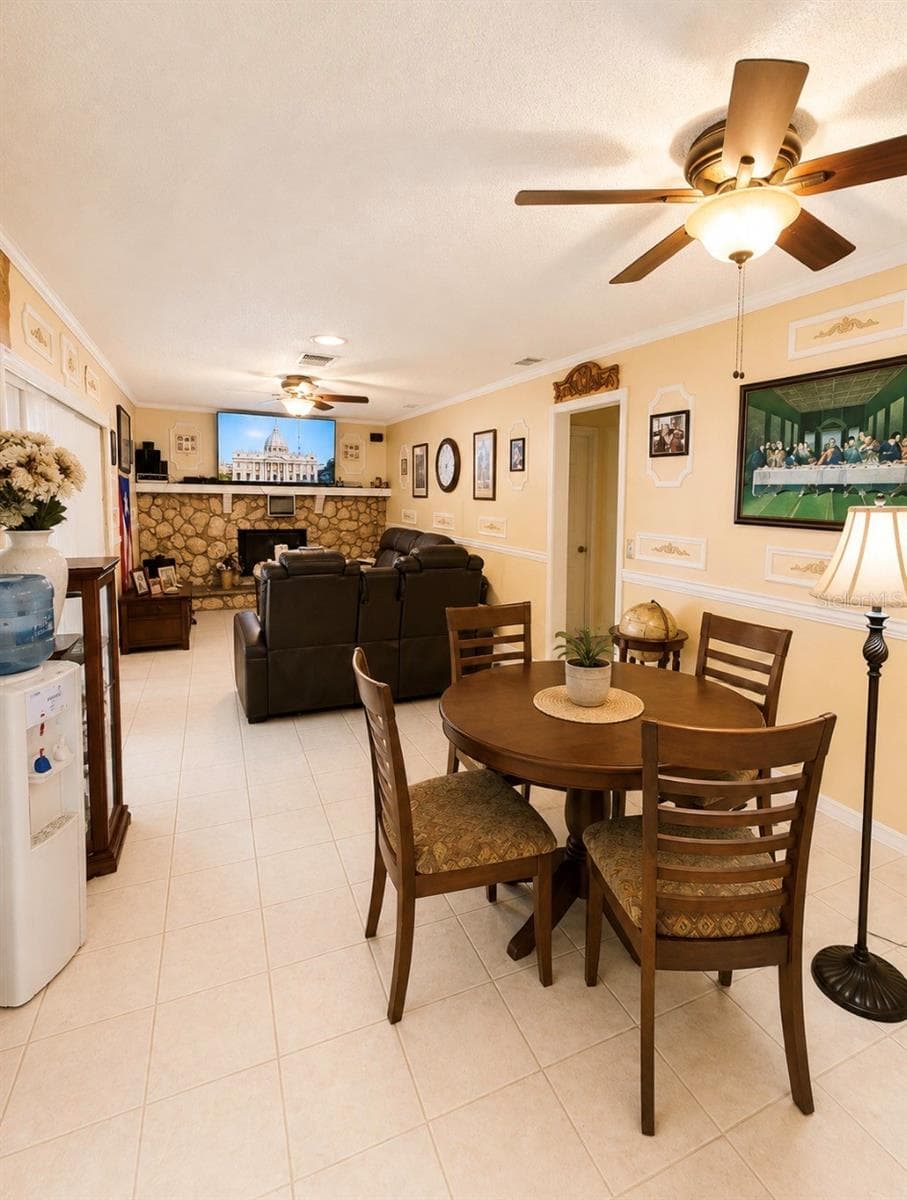 Single Family Residence at 1012 FOREST CIR, WINTER SPRINGS, photo 10 of 26