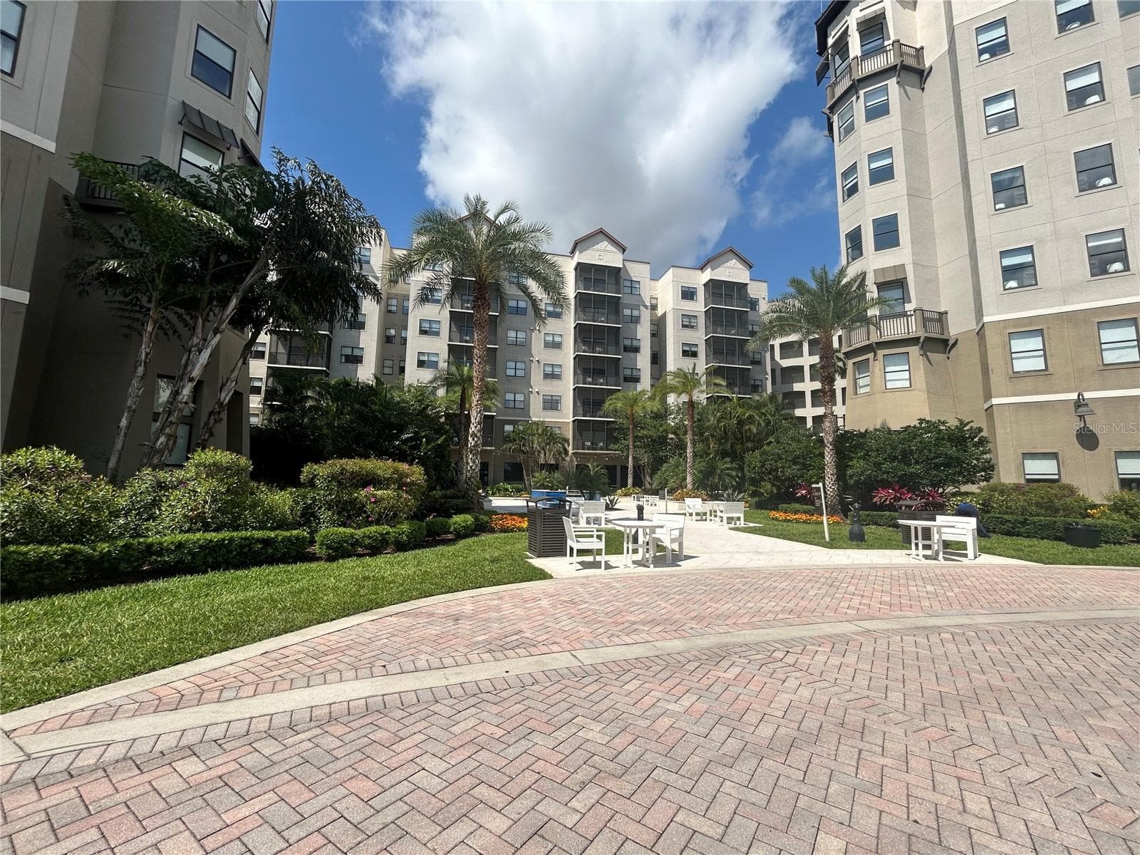 14501 GROVE RESORT AVE #1409