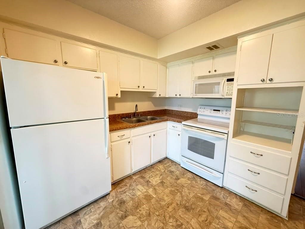 Condominium at 4032 57TH ST N #264, KENNETH CITY, photo 13 of 16