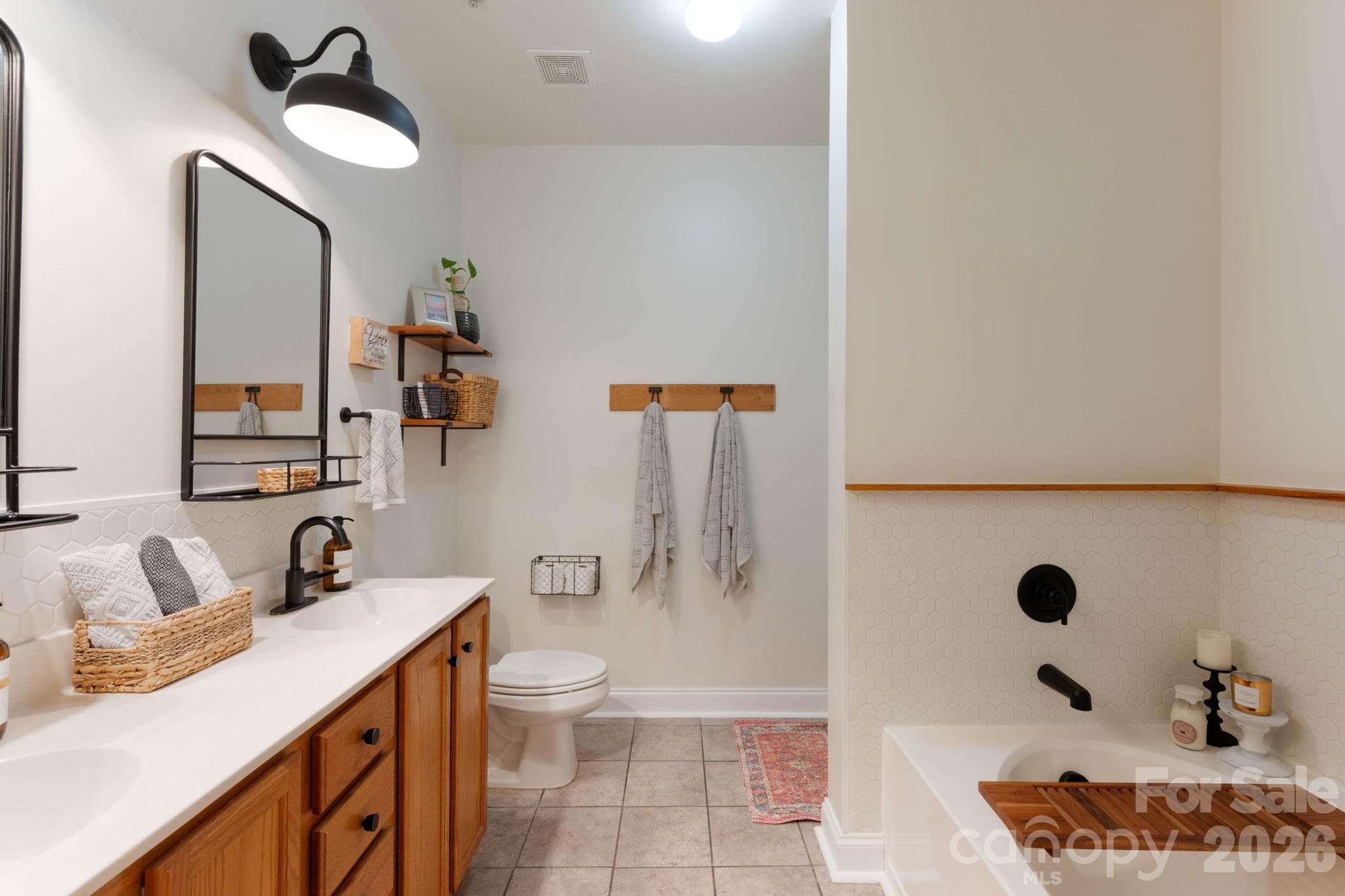 Primary Bath - 21622 Aftonshire Drive, Cornelius
