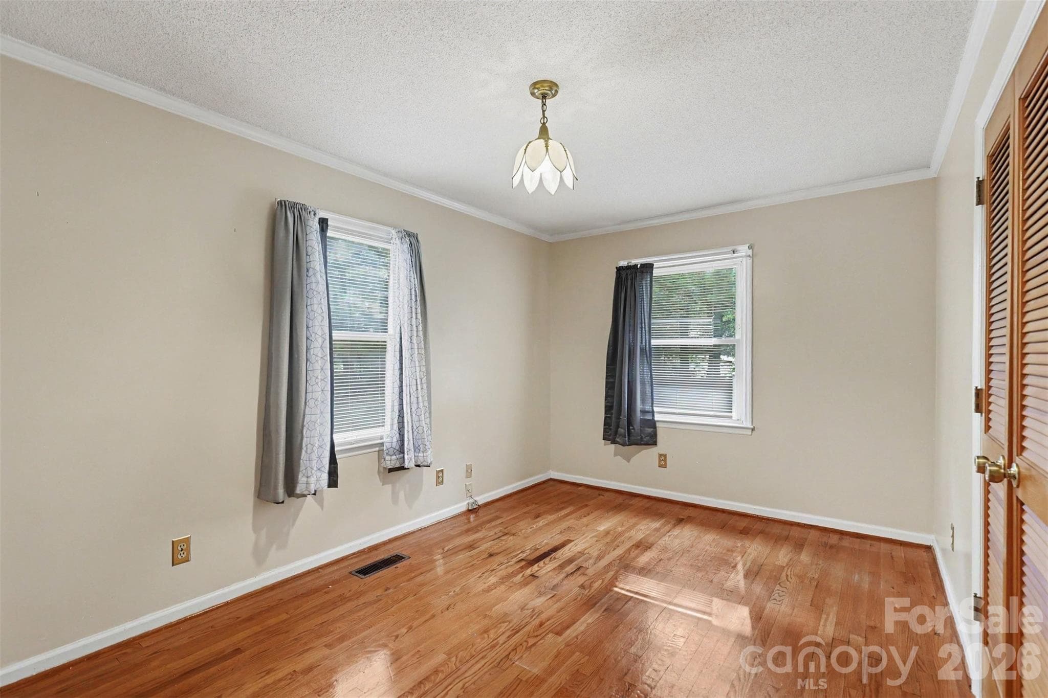 Single Family Residence at 310 Ferret Lane, York, photo 5 of 22