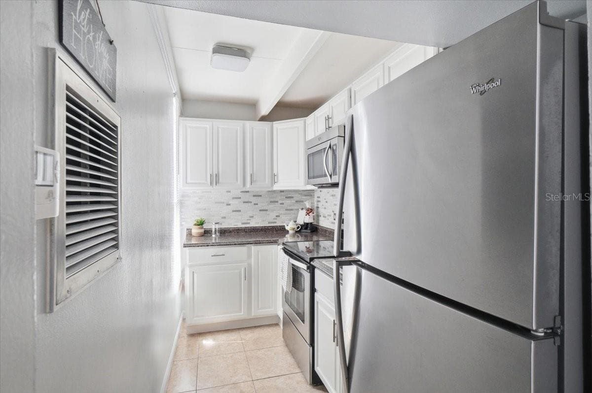 Villa at 2237 CLUB CIR, LAKE WALES, photo 10 of 44