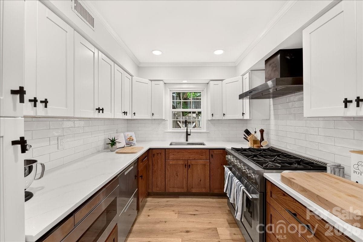 Condominium at 3500 Colony Road, Charlotte, photo 12 of 40