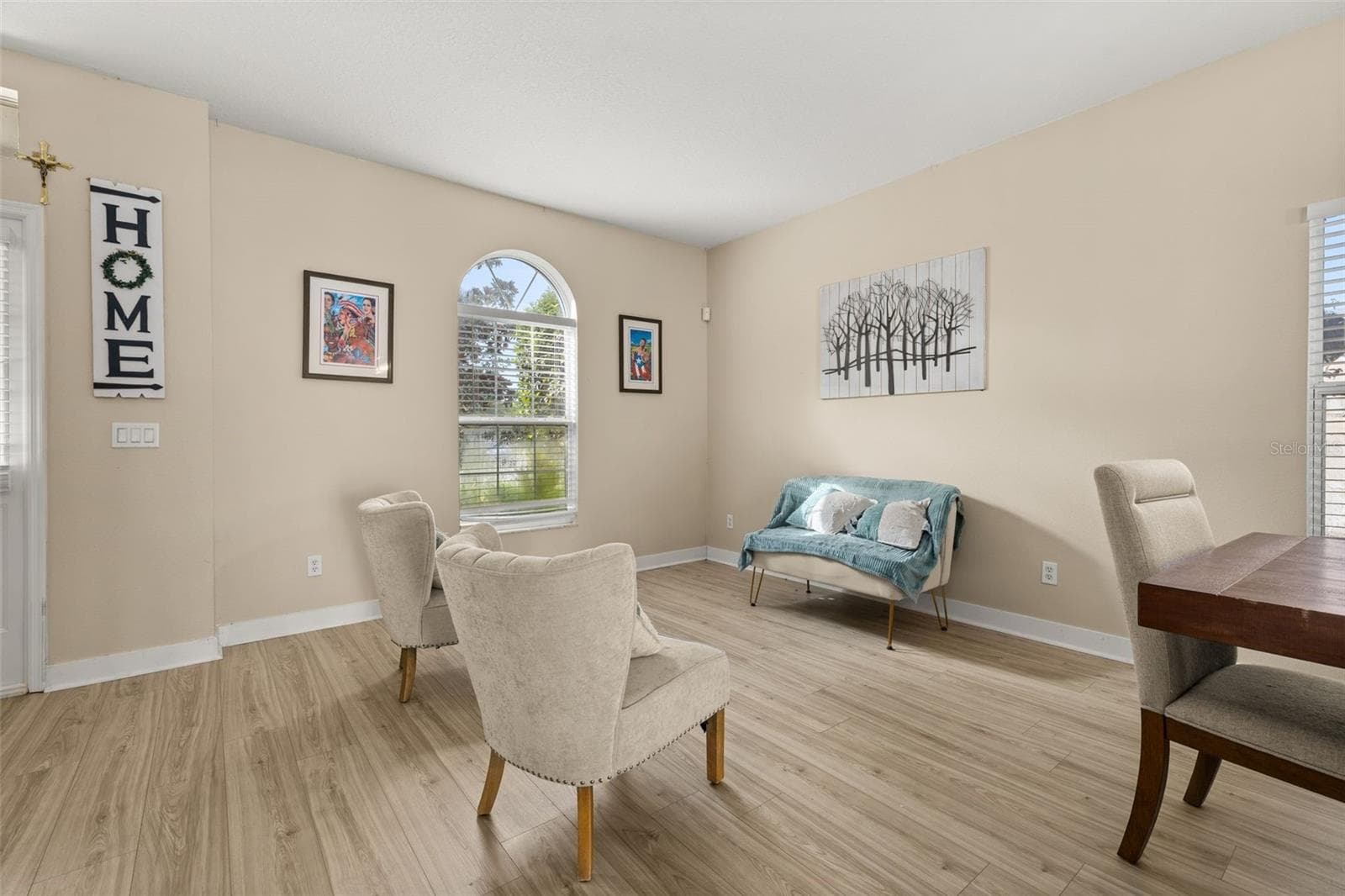 Single Family Residence at 1404 SWAINSON CT, ORLANDO, photo 5 of 62