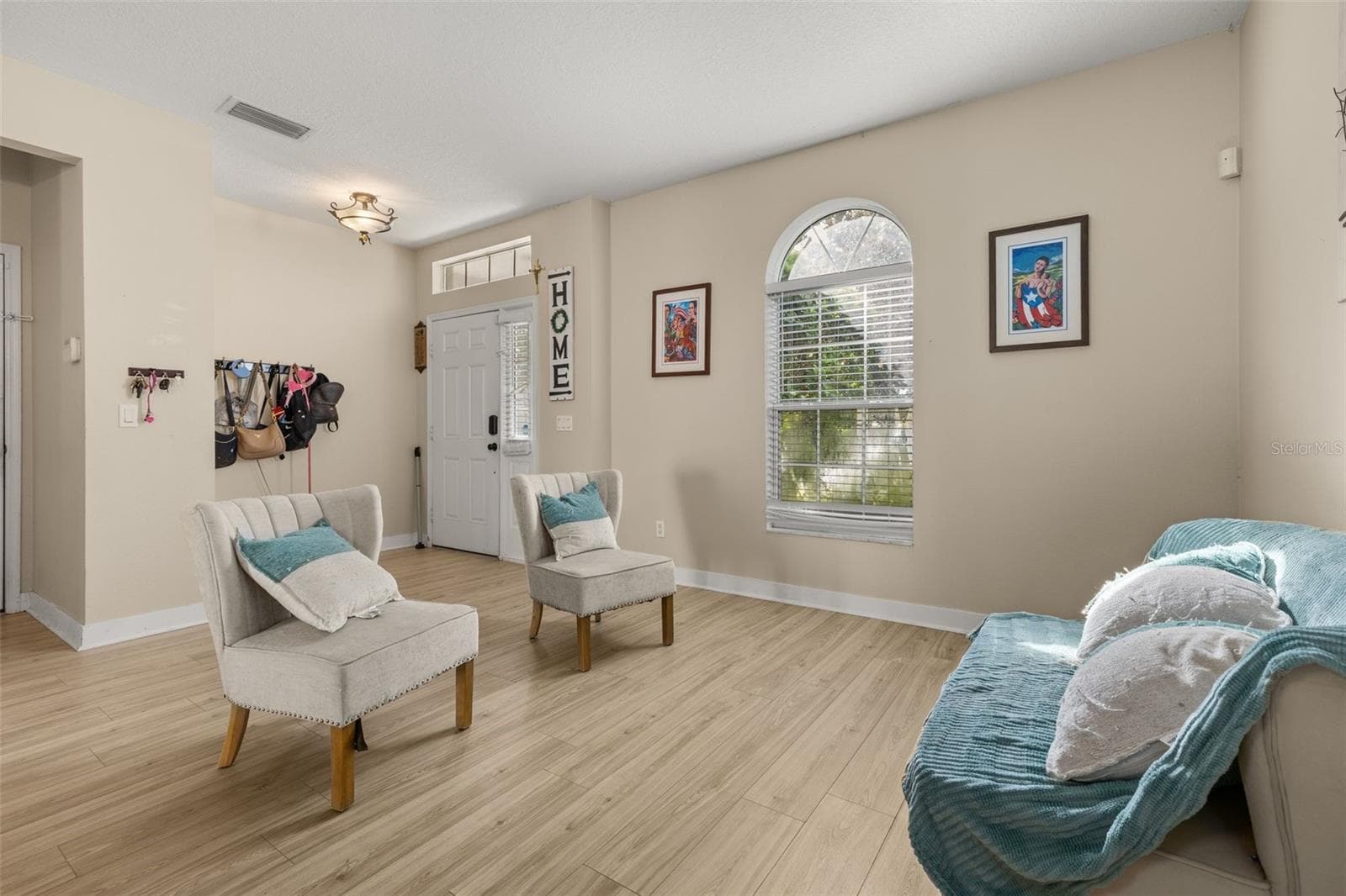 Single Family Residence at 1404 SWAINSON CT, ORLANDO, photo 6 of 62