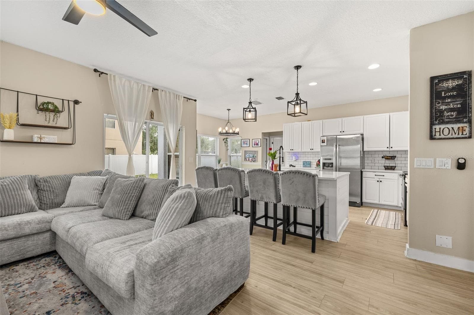 Single Family Residence at 1404 SWAINSON CT, ORLANDO, photo 15 of 62