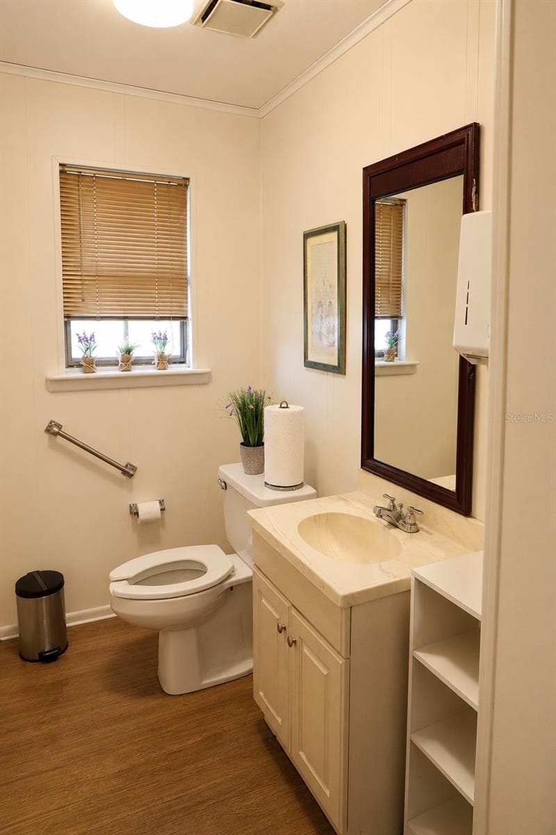Office at 7230 SE US HIGHWAY 301, HAWTHORNE, photo 6 of 14