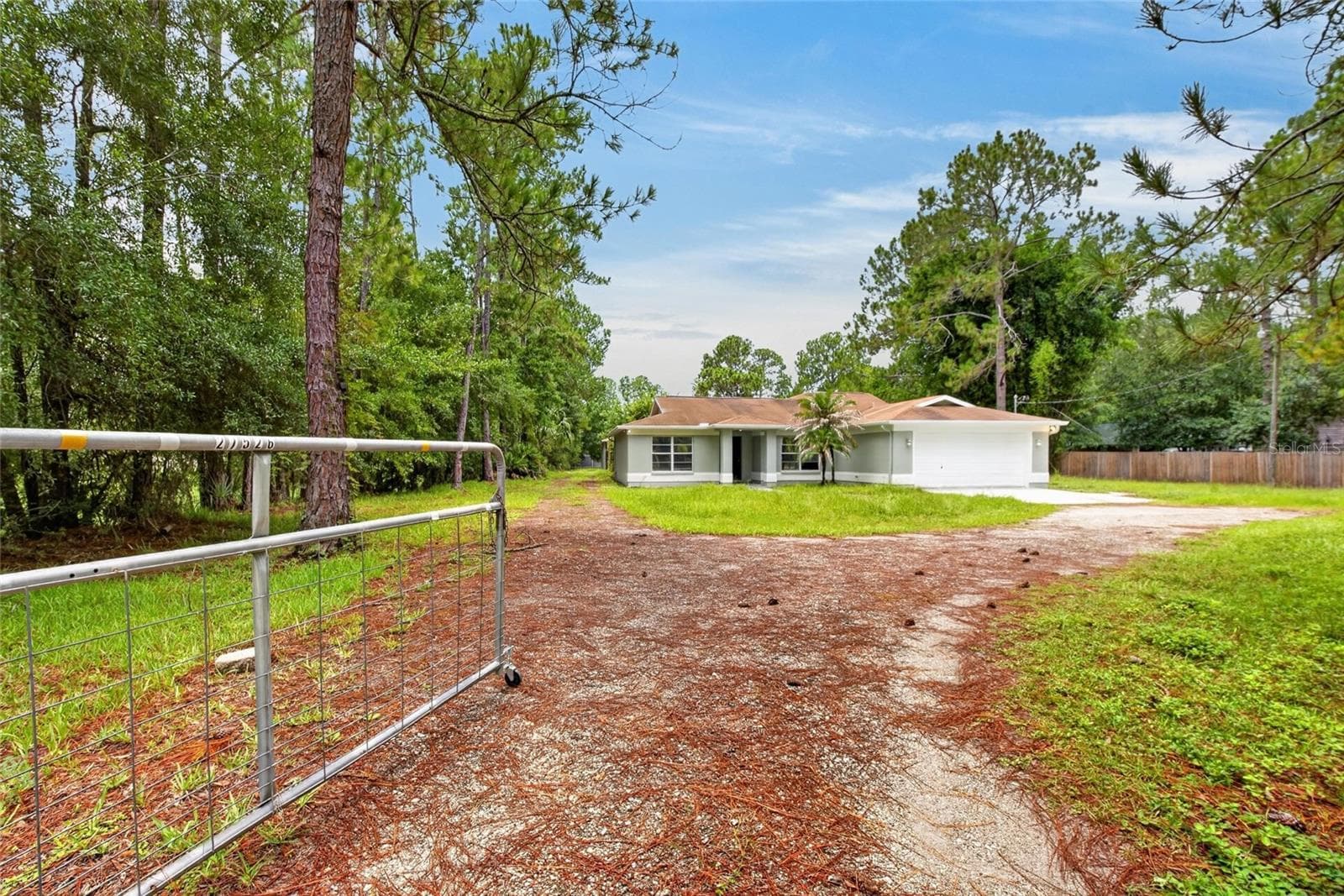 Single Family Residence at 27526 GREEN WILLOW RUN, WESLEY CHAPEL, photo 2 of 78