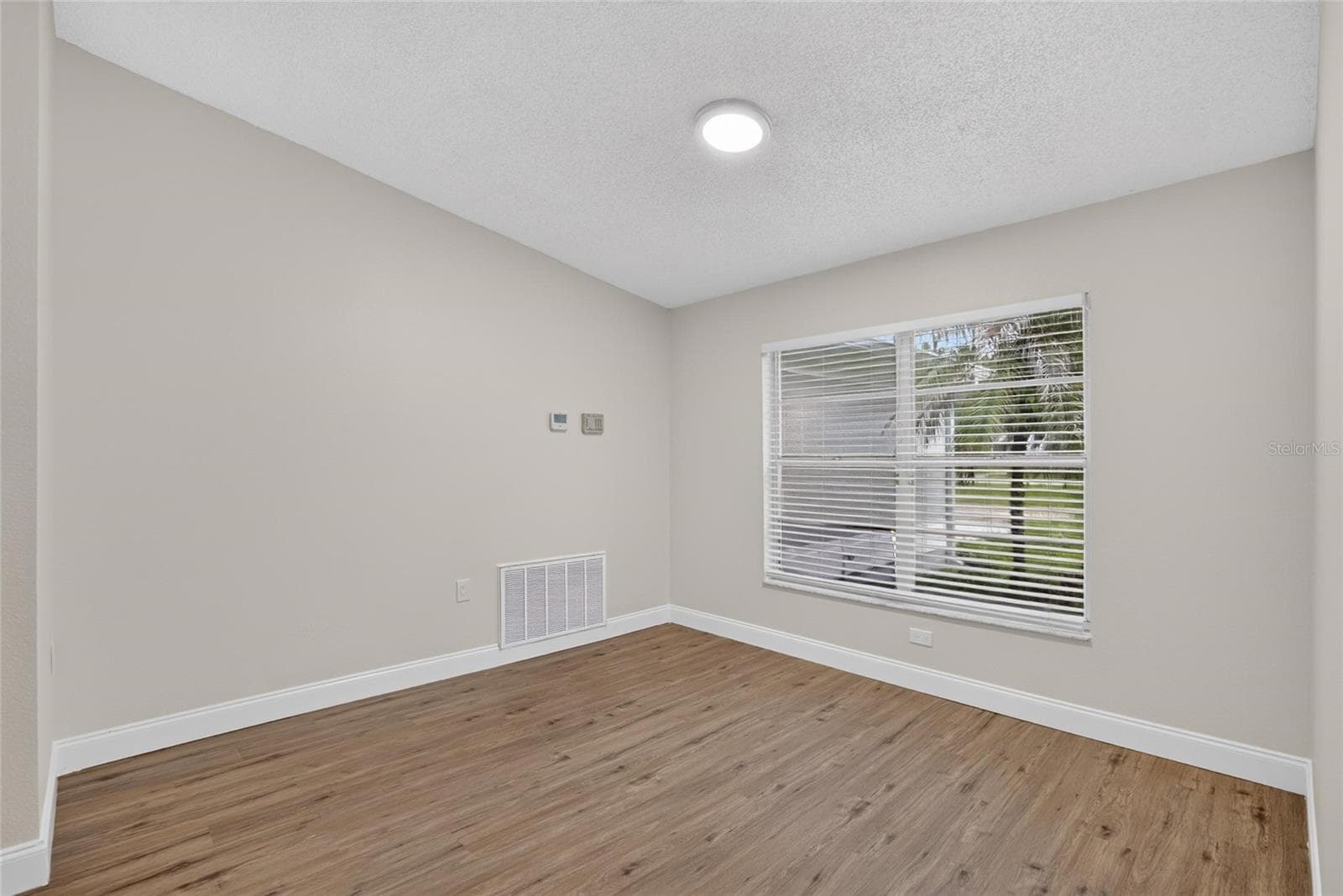 Single Family Residence at 27526 GREEN WILLOW RUN, WESLEY CHAPEL, photo 10 of 78
