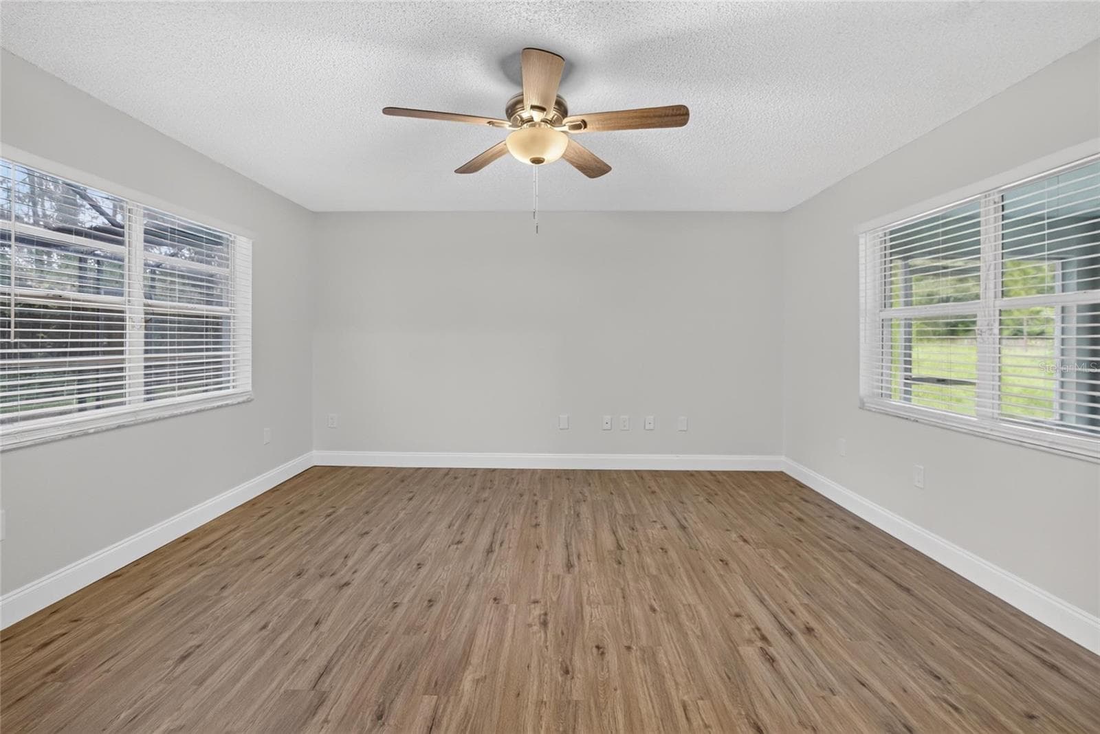 Single Family Residence at 27526 GREEN WILLOW RUN, WESLEY CHAPEL, photo 32 of 78