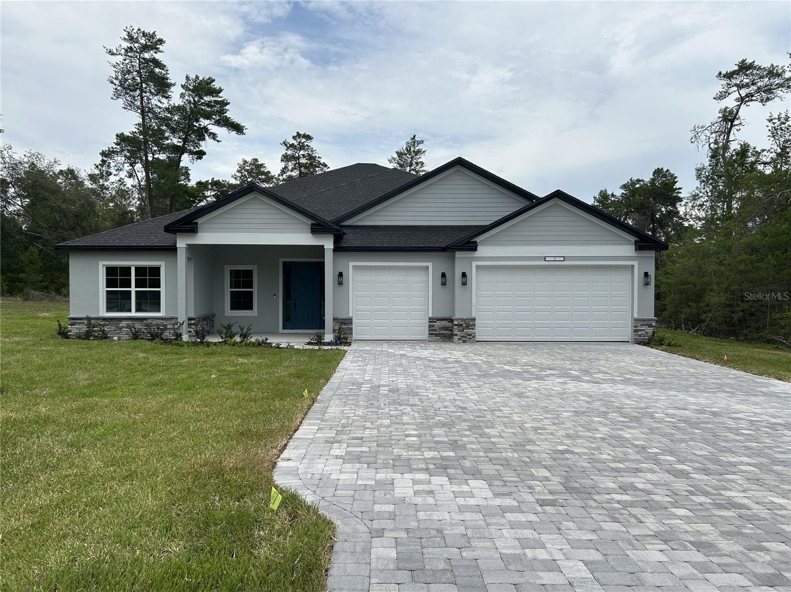 3064 W PINE RIDGE BLVD