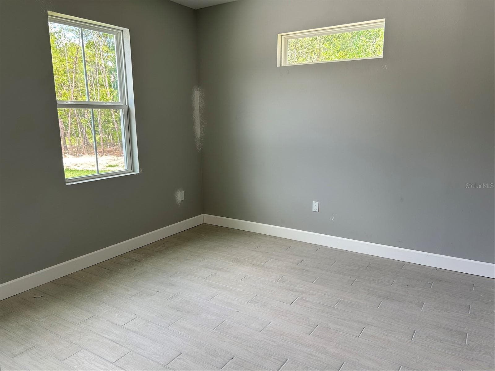 Not the actual home. Photos are of a similar floorplan. Interior/Exterior colors and features may vary. - 6005 N OAKMONT DR, BEVERLY HILLS