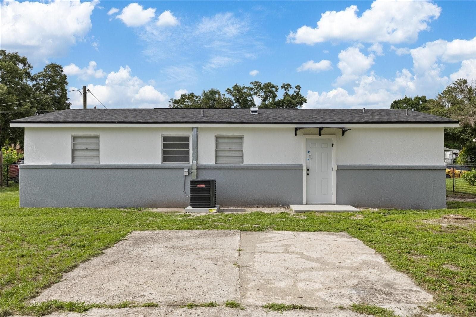 Single Family Residence at 8303 BAHIA AVE, TAMPA, photo 7 of 34
