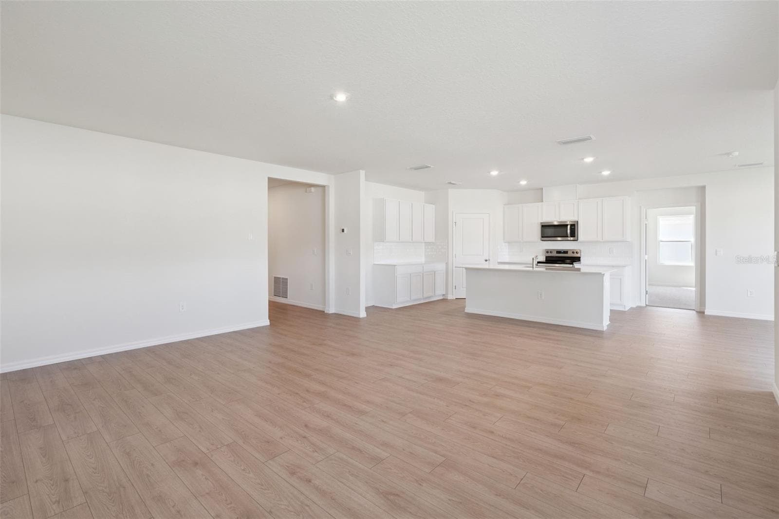 Single Family Residence at 2516 DORSET CT, ORMOND BEACH, photo 11 of 24