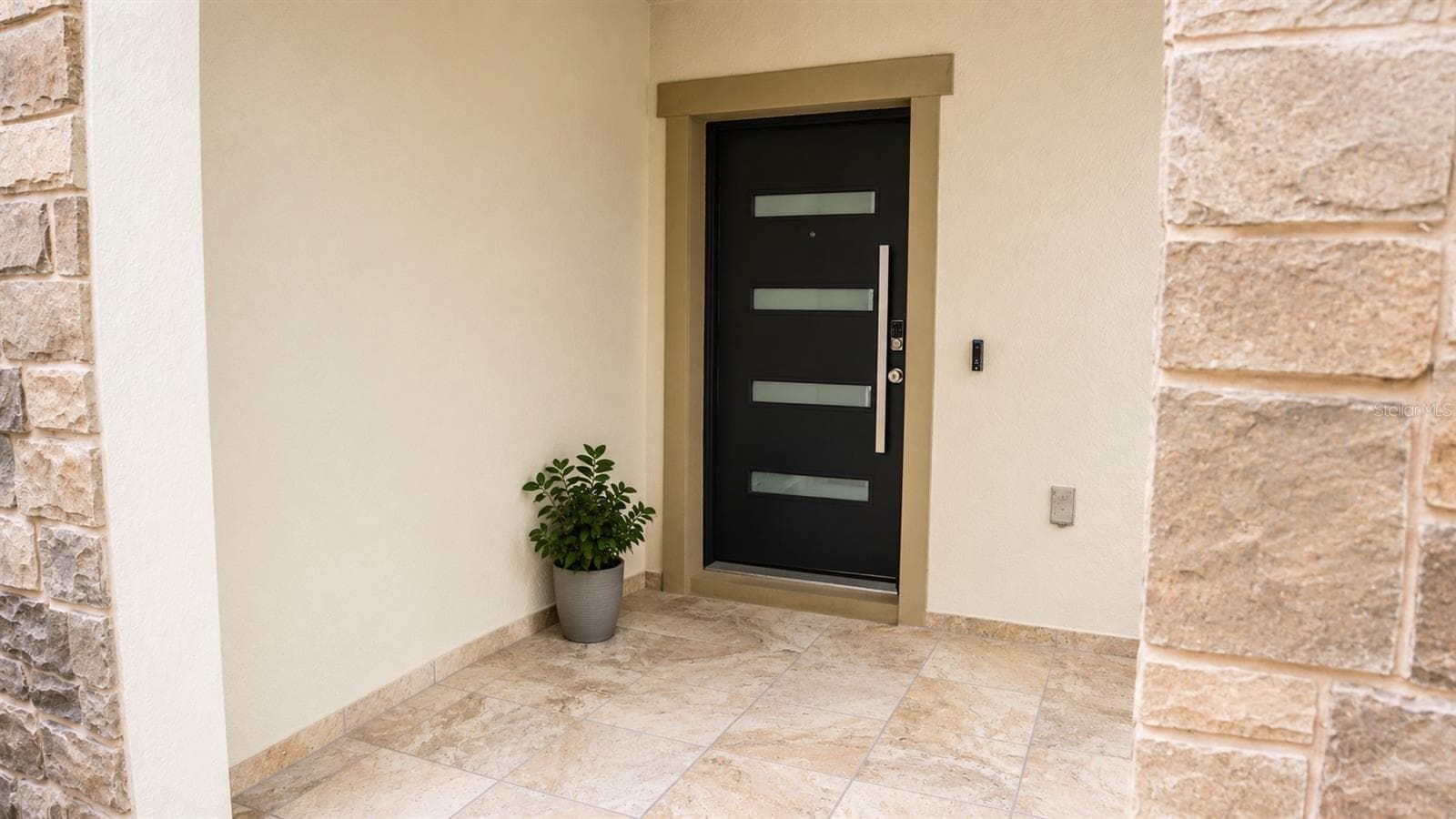 Single Family Residence at 2824 NOBLE CROW DR, KISSIMMEE, photo 3 of 50