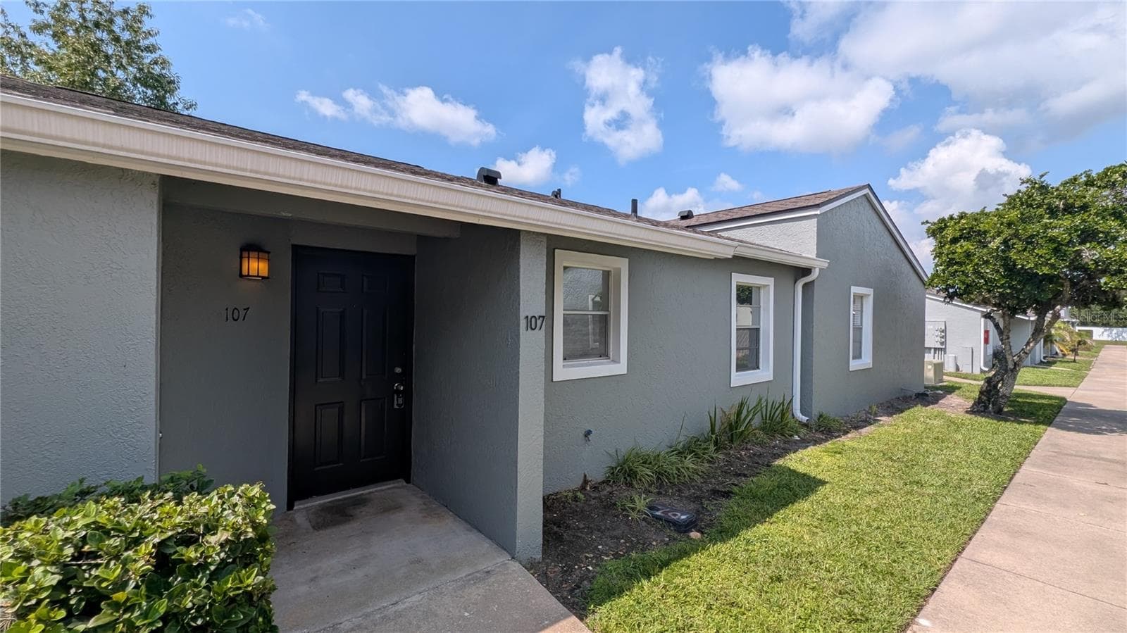 Front - 107 DORCHESTER SQ, LAKE MARY