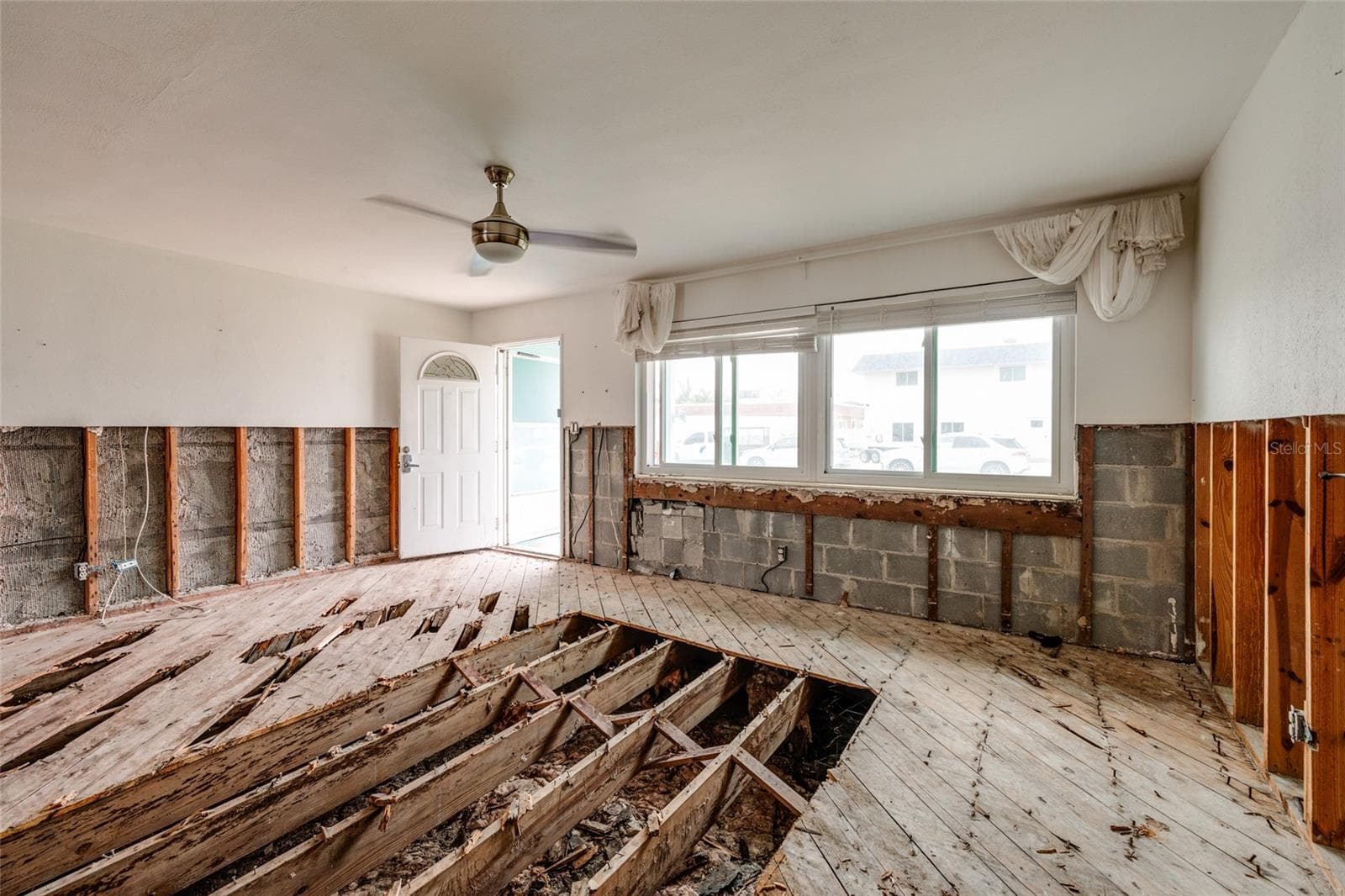 Living Room - 136 175TH TERRACE DR E, REDINGTON SHORES