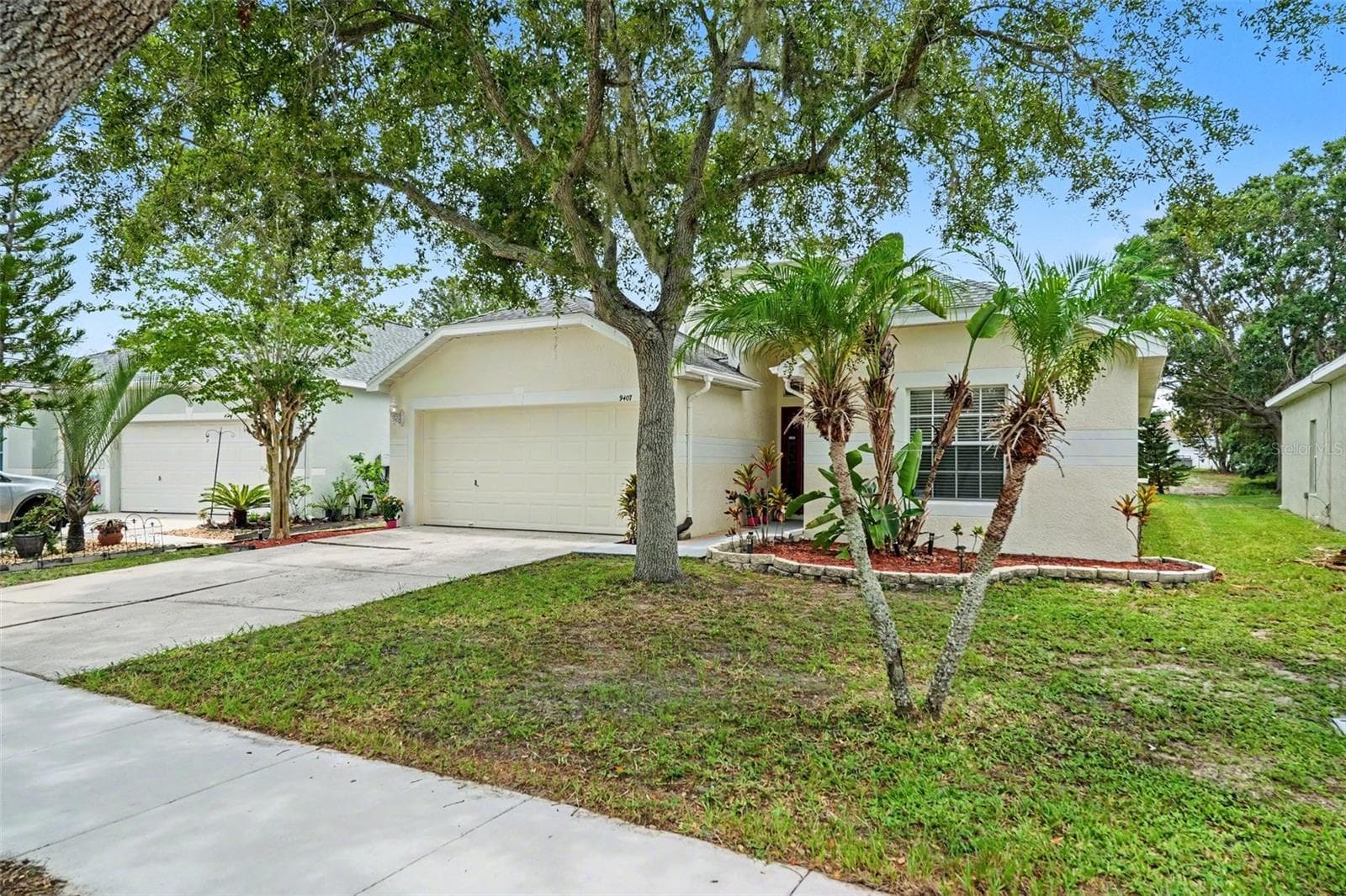 Single Family Residence at 9407 CYPRESS HARBOR DRIVE, GIBSONTON, photo 2 of 40
