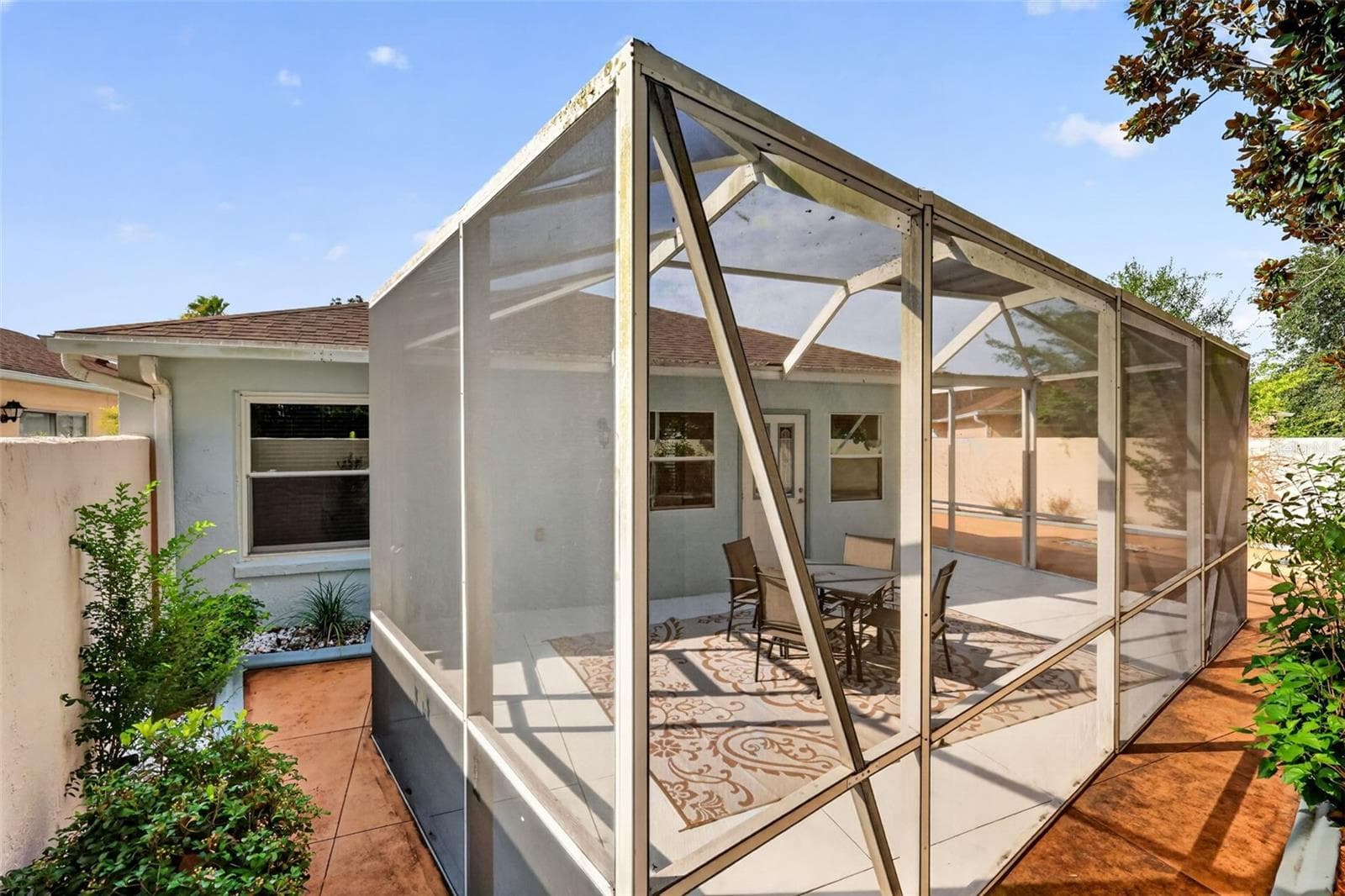 Spacious 22'x16' Birdcage - 1717 FRANCISCO ST, THE VILLAGES