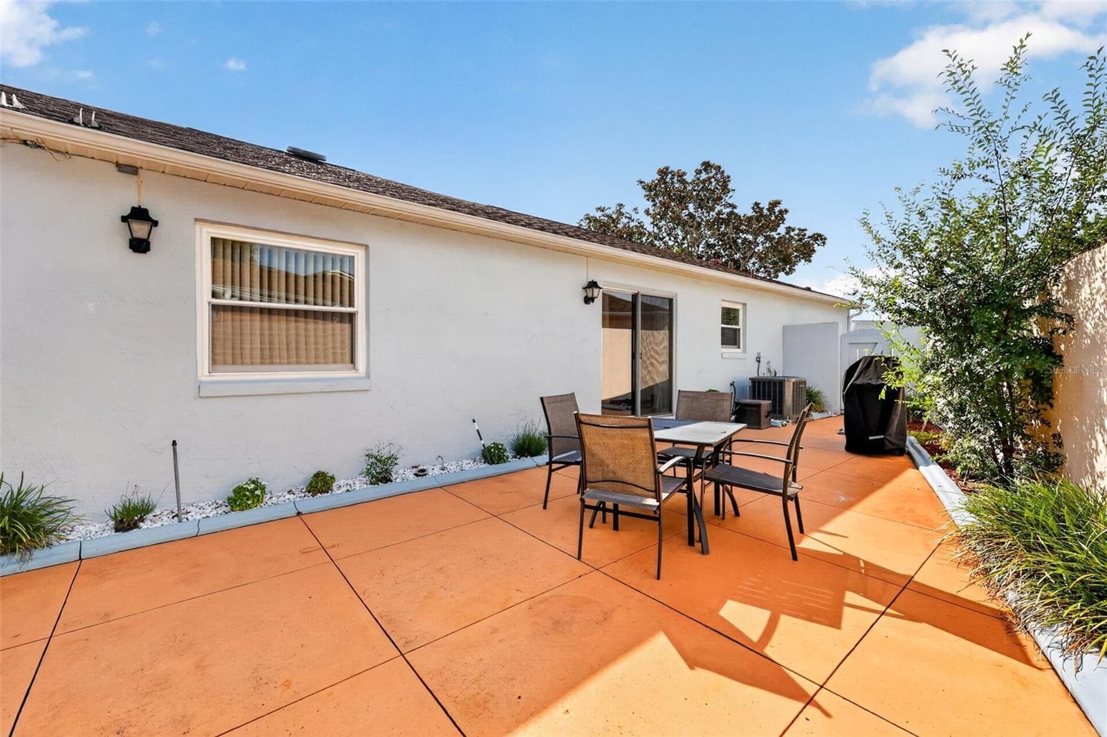 Expansive 20'x56' Side Courtyard with ROOM FOR A POOL! - 1717 FRANCISCO ST, THE VILLAGES