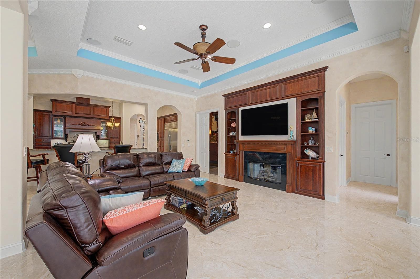 Wood burning fireplace - 21246 QUIET HAVEN CT, LAND O LAKES