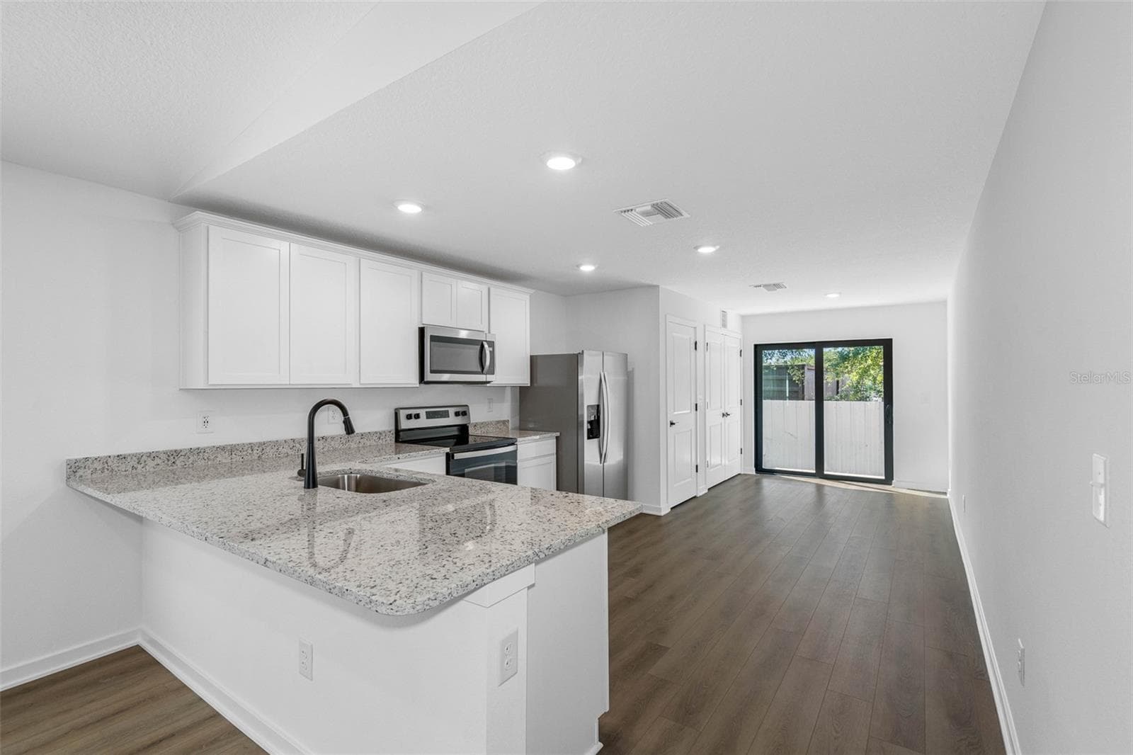 Single Family Residence at 7172 CANOPY LN, LAKELAND, photo 5 of 10