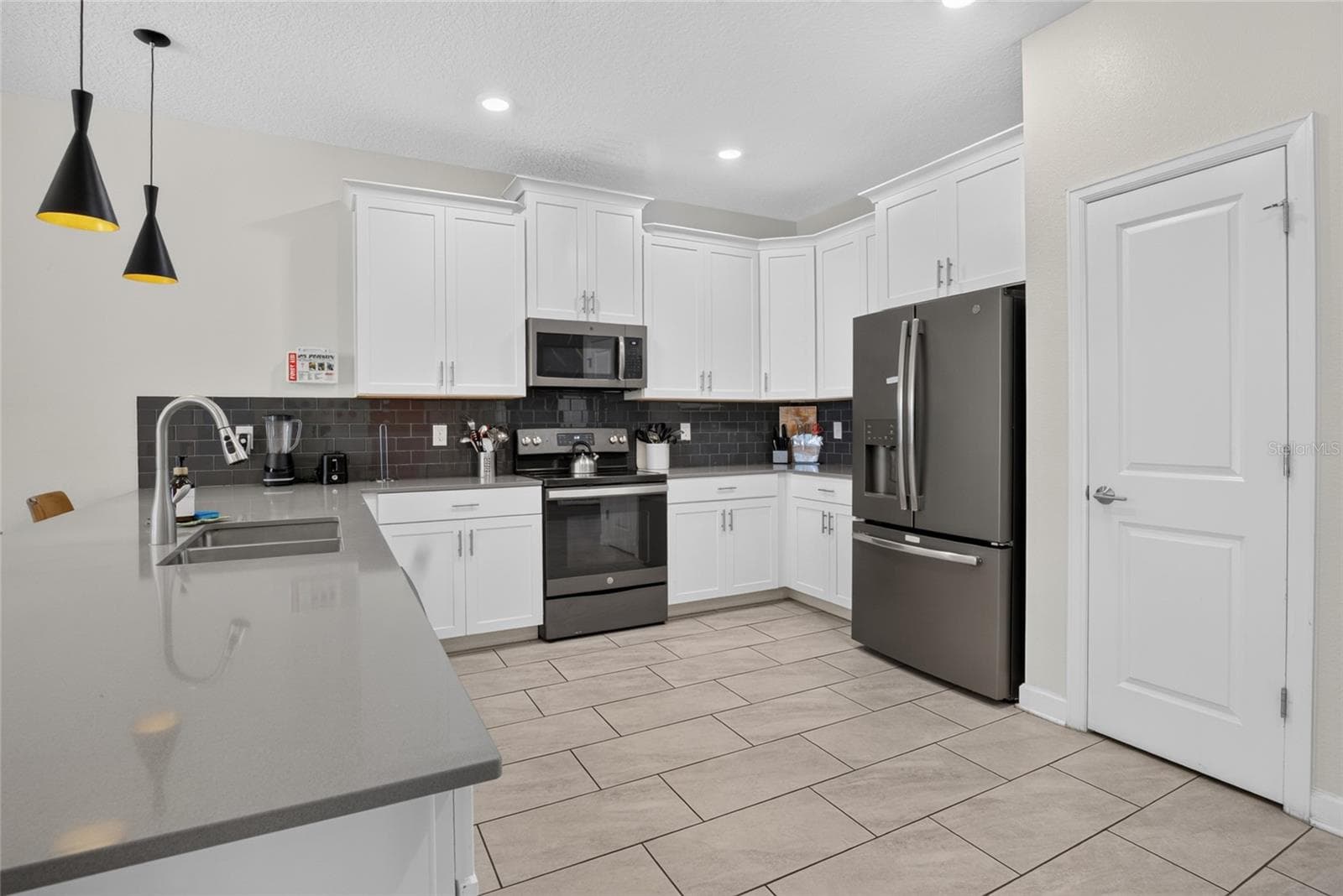 Single Family Residence at 4536 TARGET BLVD, KISSIMMEE, photo 10 of 73