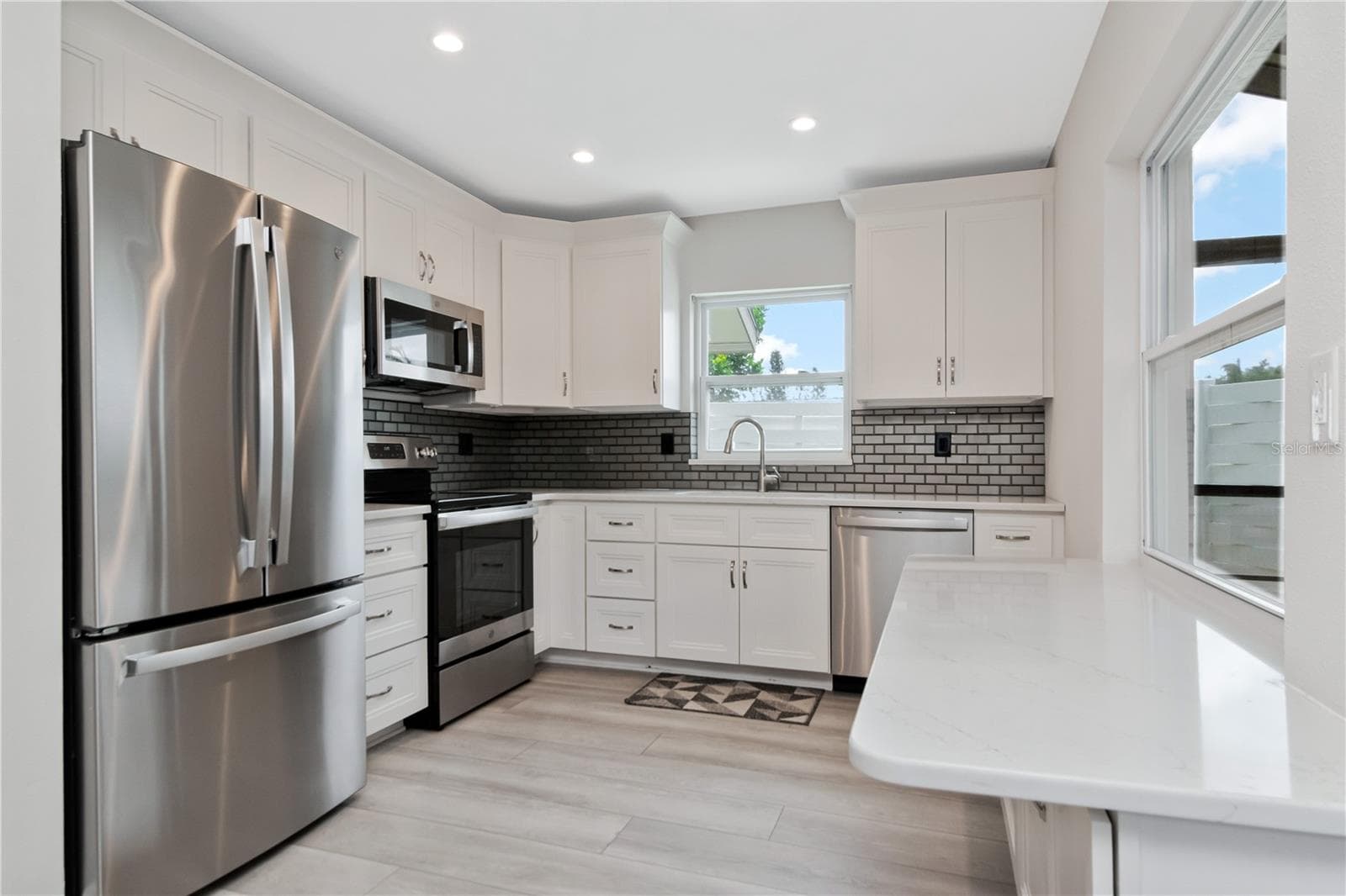 Townhouse at 2655 BARKSDALE CT, CLEARWATER, photo 11 of 37