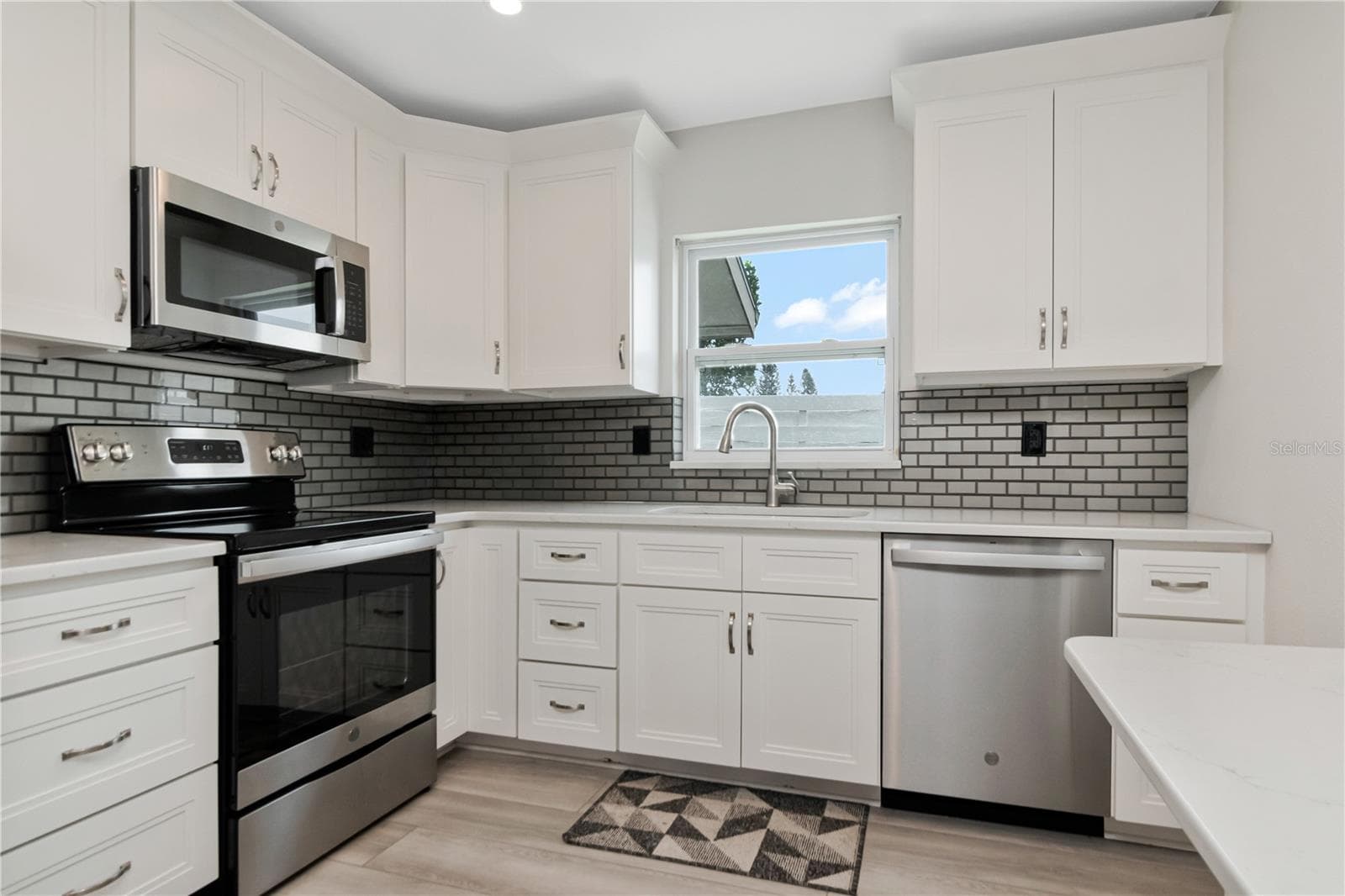 Townhouse at 2655 BARKSDALE CT, CLEARWATER, photo 12 of 37