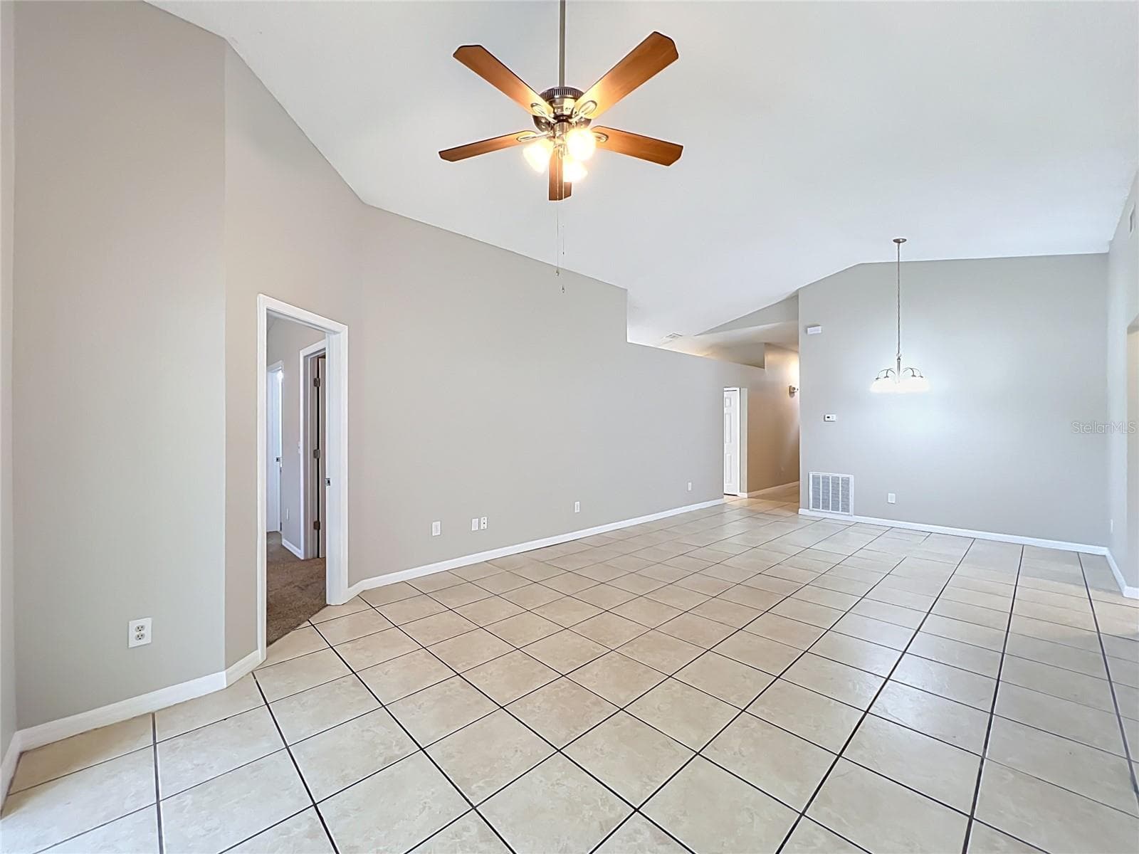 Single Family Residence at 1005 WINDING WATER WAY, CLERMONT, photo 8 of 25