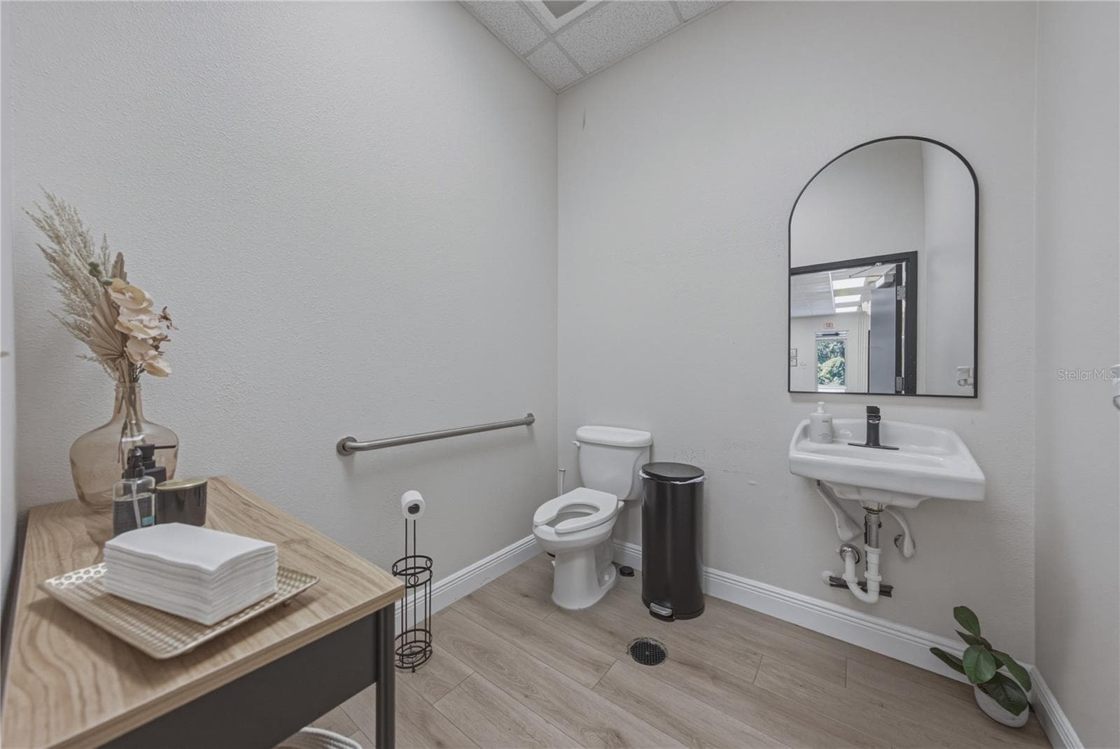 Suite 2 - 1214 W REYNOLDS ST #1, PLANT CITY