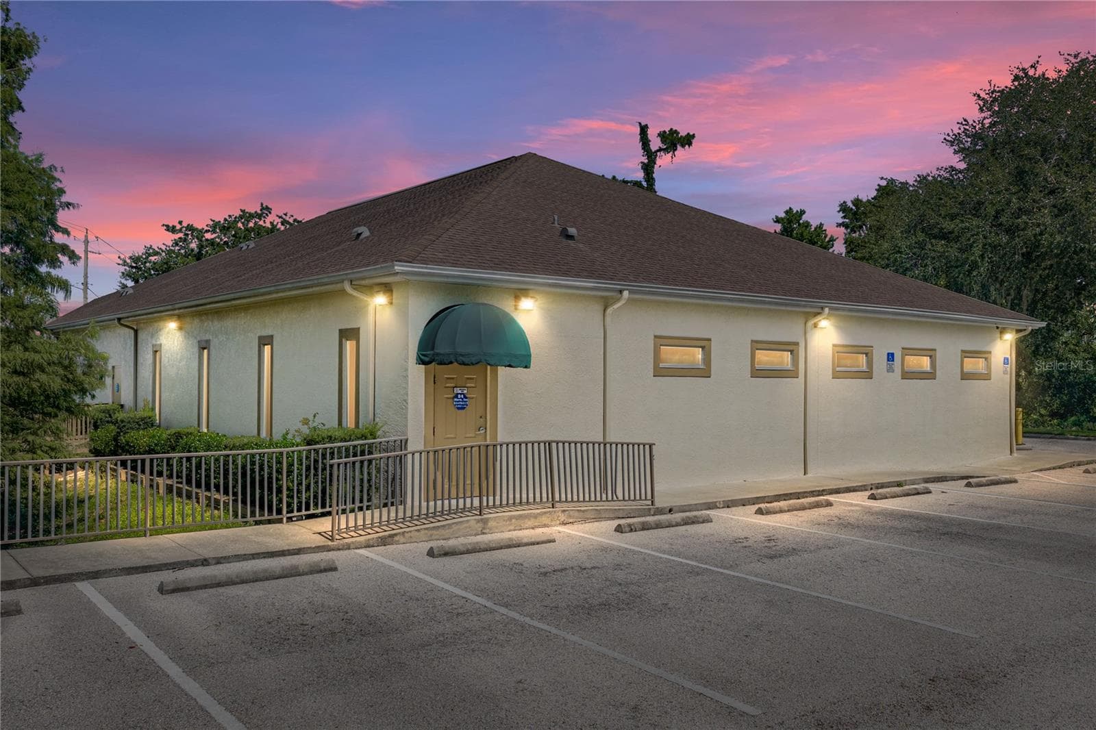 Office at 1214 W REYNOLDS ST #1, PLANT CITY, photo 52 of 57