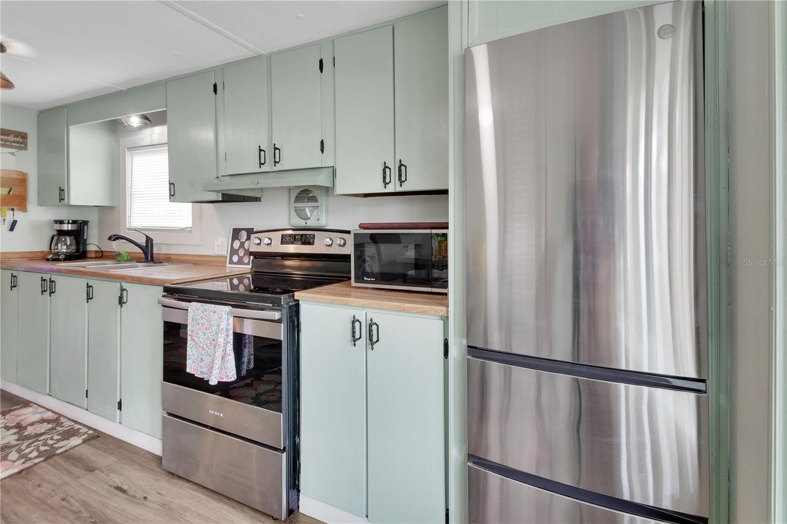 Mobile Home at 109 CYPRESS DR, DEBARY, photo 10 of 50