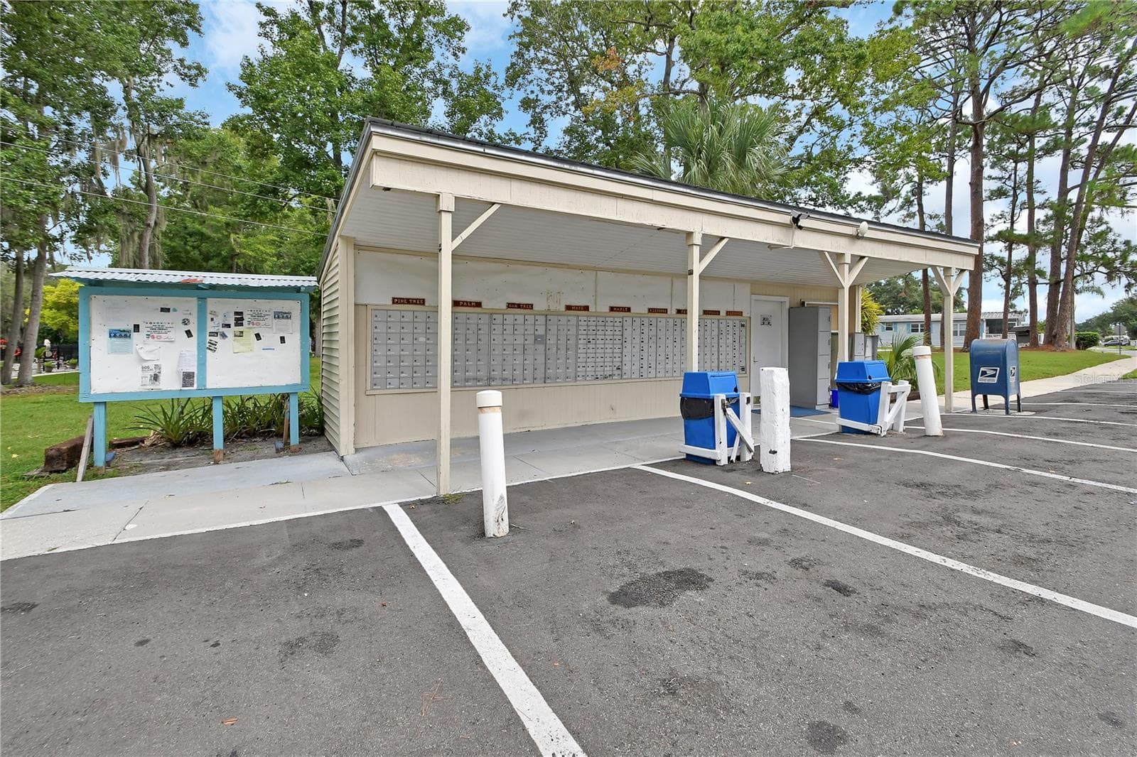 Mobile Home at 109 CYPRESS DR, DEBARY, photo 35 of 50