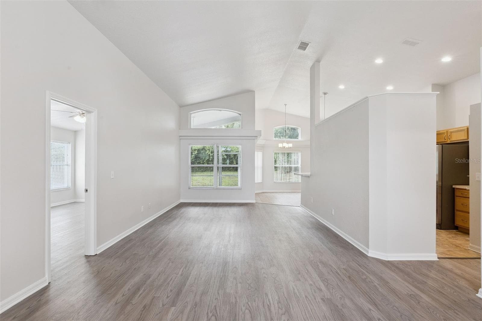 Single Family Residence at 5483 GLEN OAK PL, SANFORD, photo 3 of 29