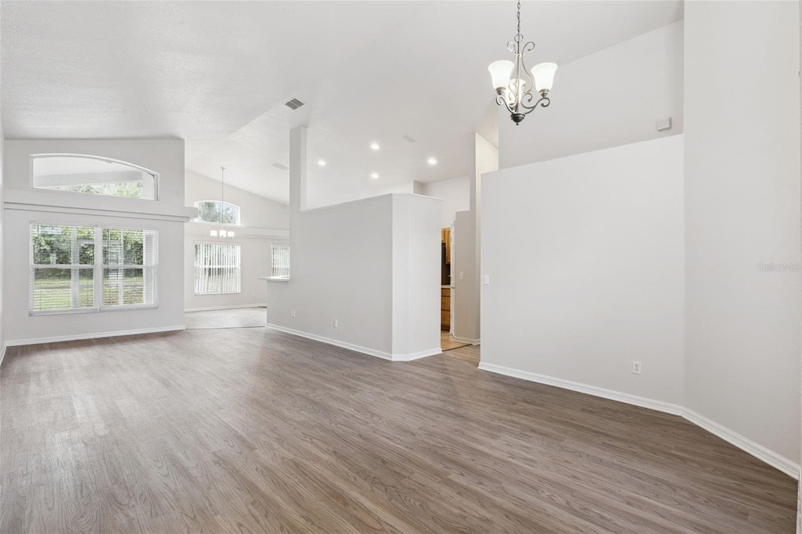 Single Family Residence at 5483 GLEN OAK PL, SANFORD, photo 4 of 29
