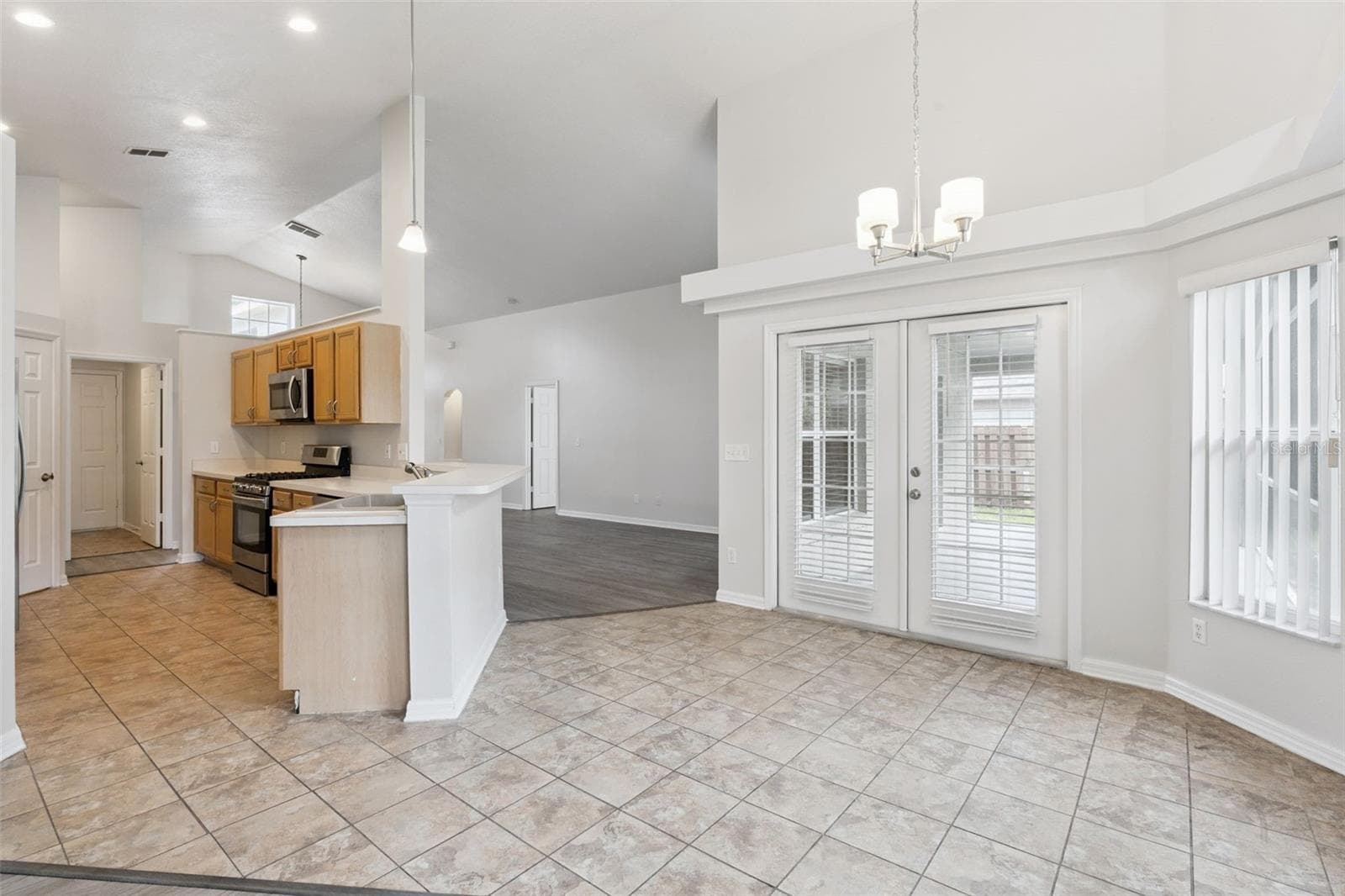 Single Family Residence at 5483 GLEN OAK PL, SANFORD, photo 6 of 29