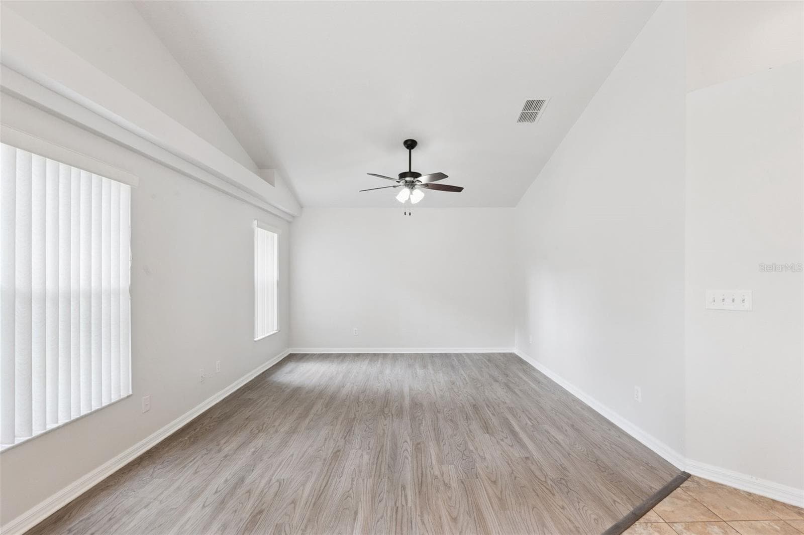 Single Family Residence at 5483 GLEN OAK PL, SANFORD, photo 8 of 29