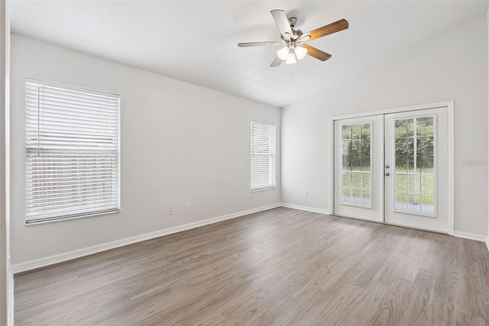 Single Family Residence at 5483 GLEN OAK PL, SANFORD, photo 10 of 29