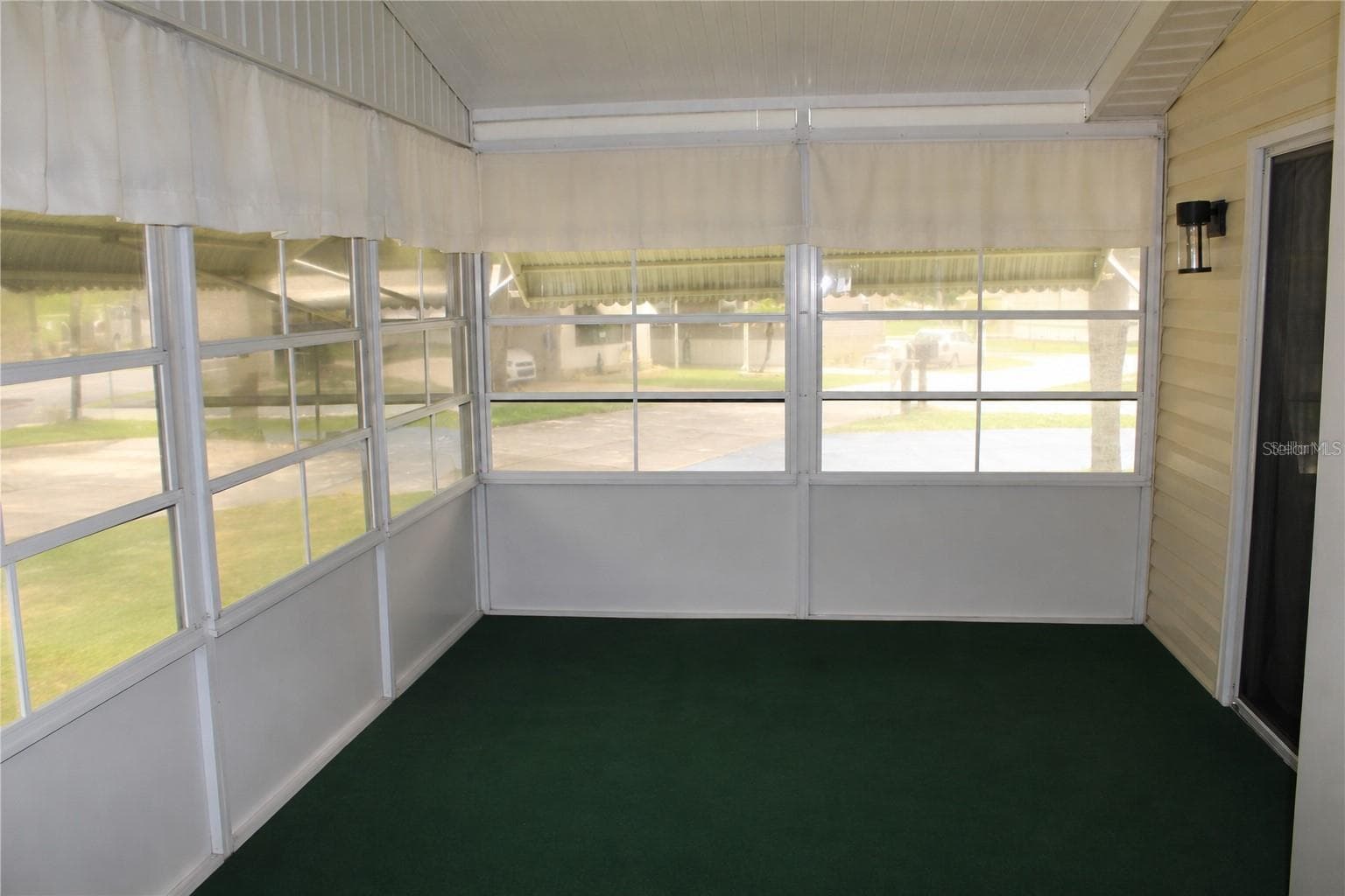 Manufactured Home at 6369 ELMWOOD AVE, LAKE WALES, photo 10 of 14